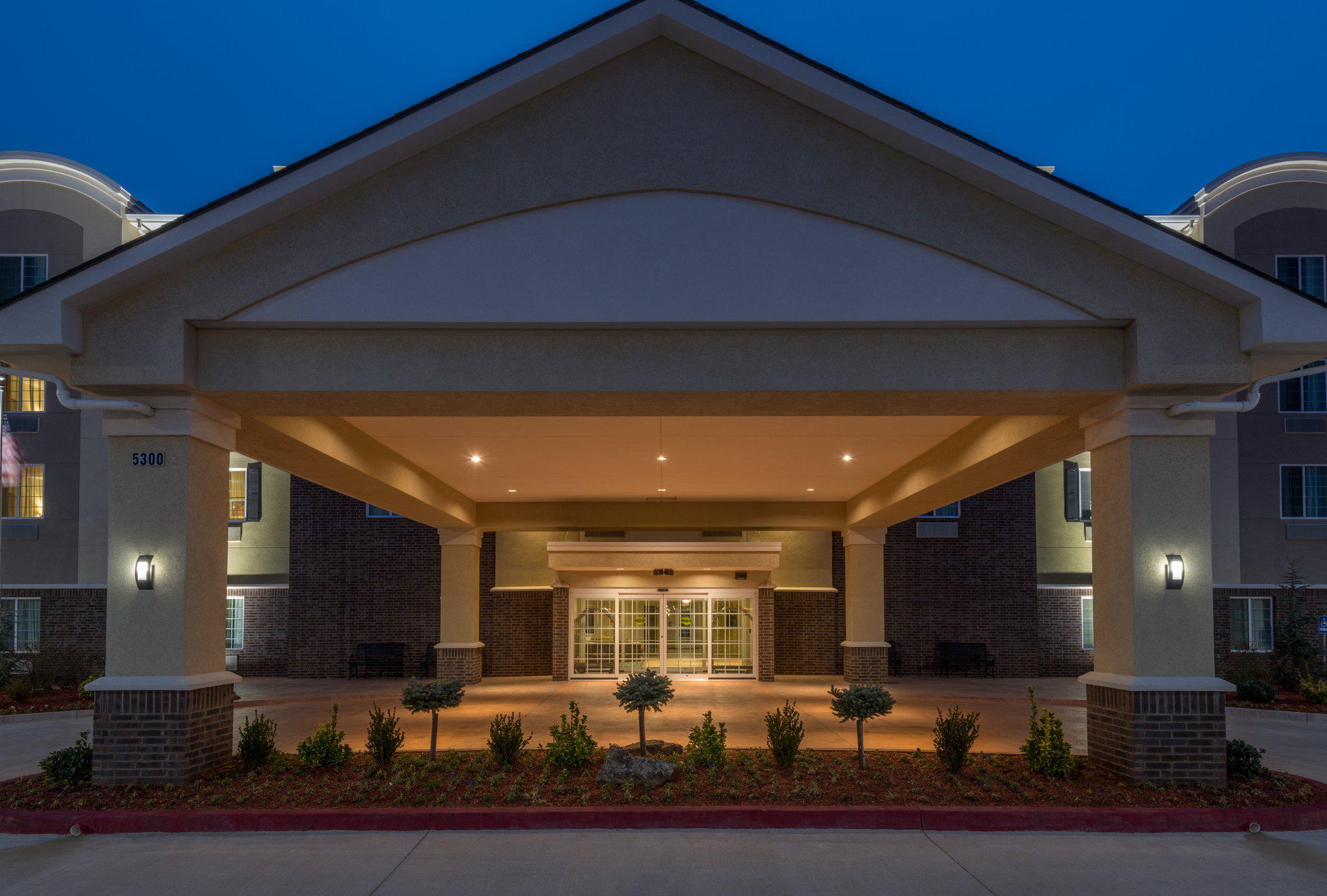 Candlewood Suites Midwest City Photo