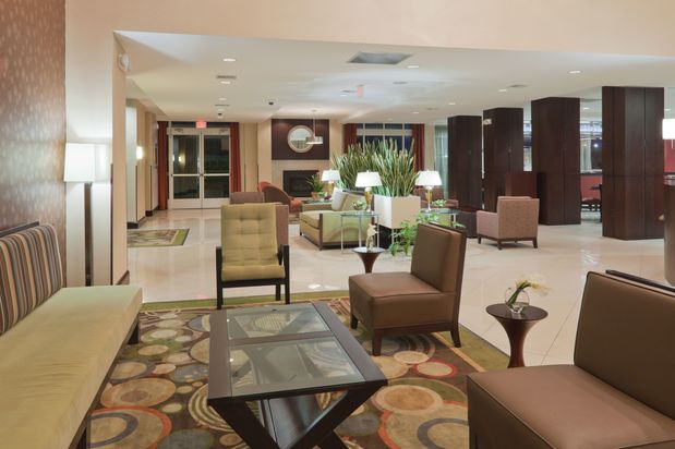 Images Holiday Inn Meridian E - I 20/I 59