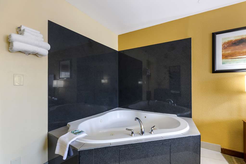 Best Western Kiva Inn Image