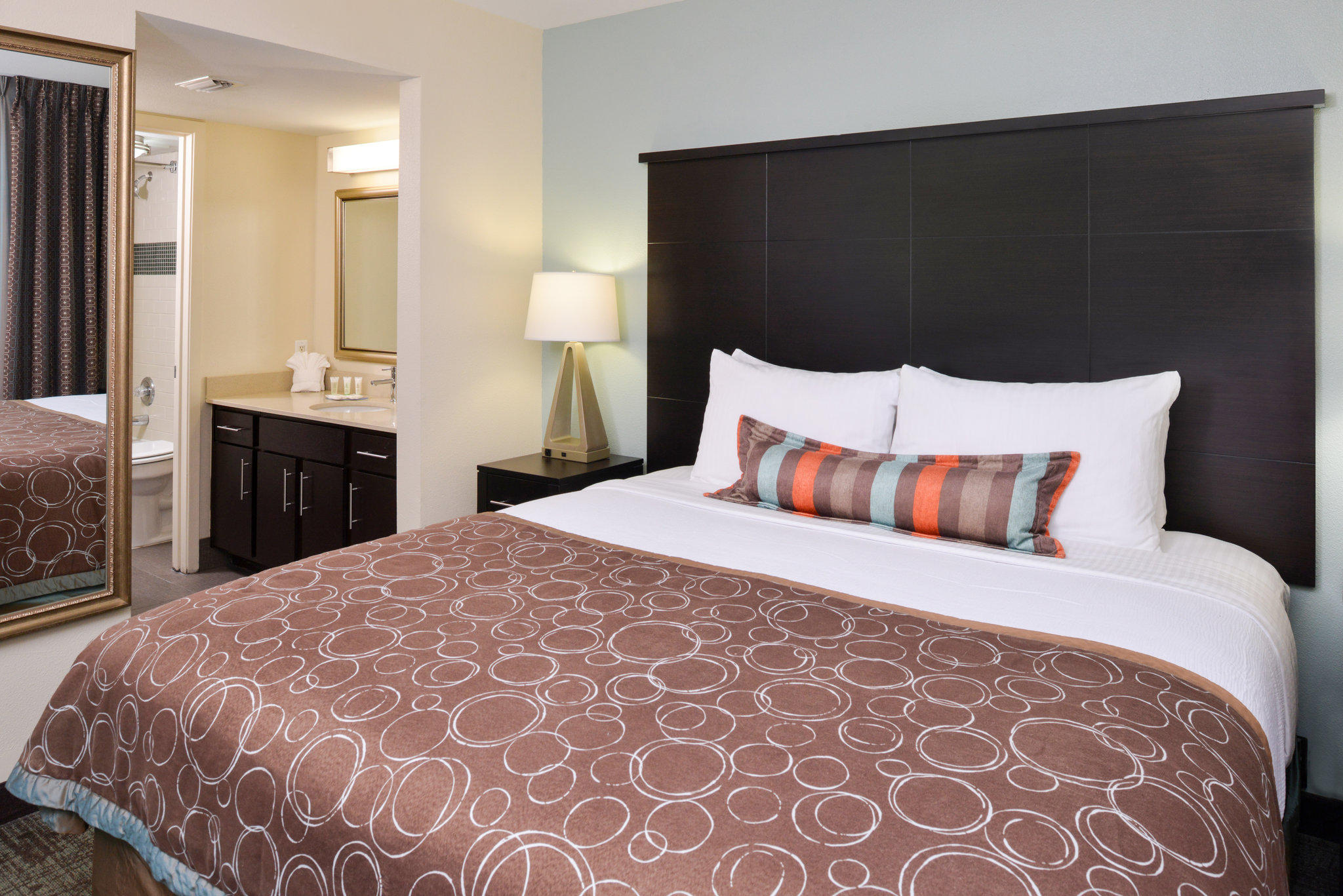 Staybridge Suites Dallas-Addison Photo