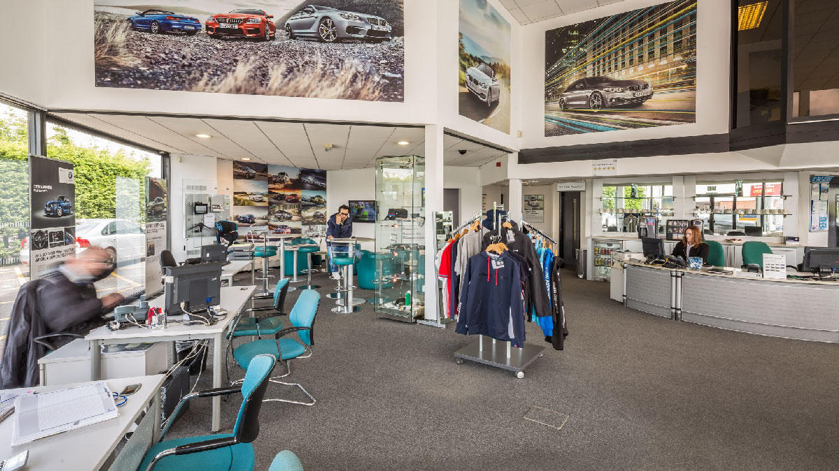 Images Stratstone BMW Doncaster