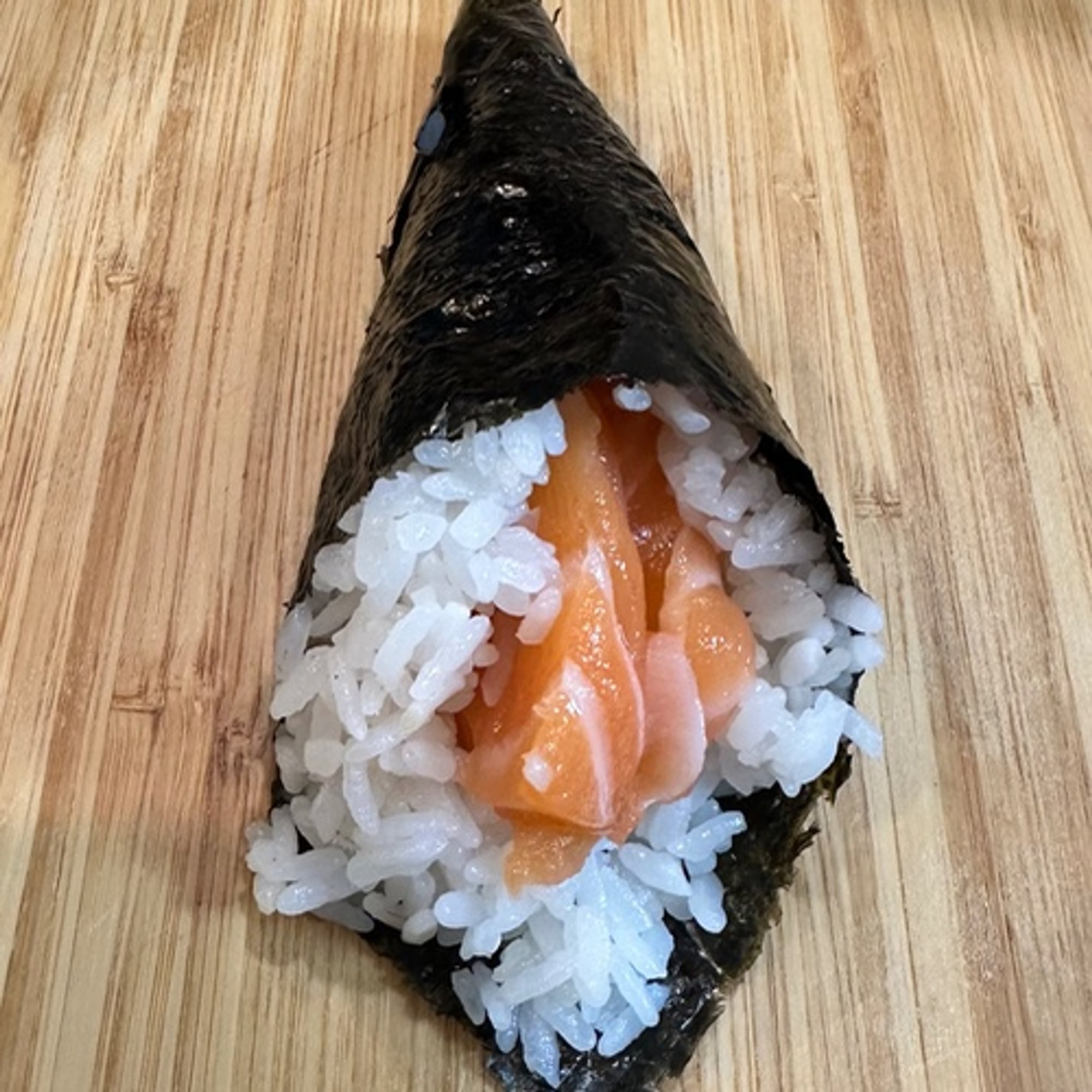 Salmon Hand Roll