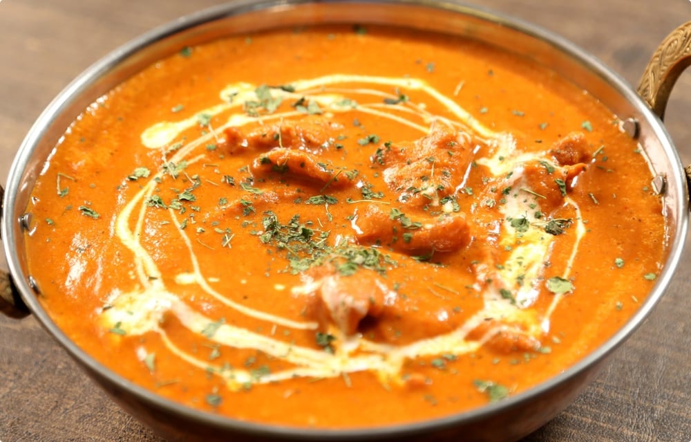 Butter Chicken Combo (Naan, samosa, Rice, Dessert, soda)