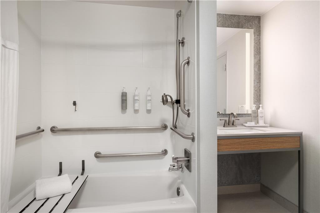 Hilton Garden Inn Arlington Shirlington Image