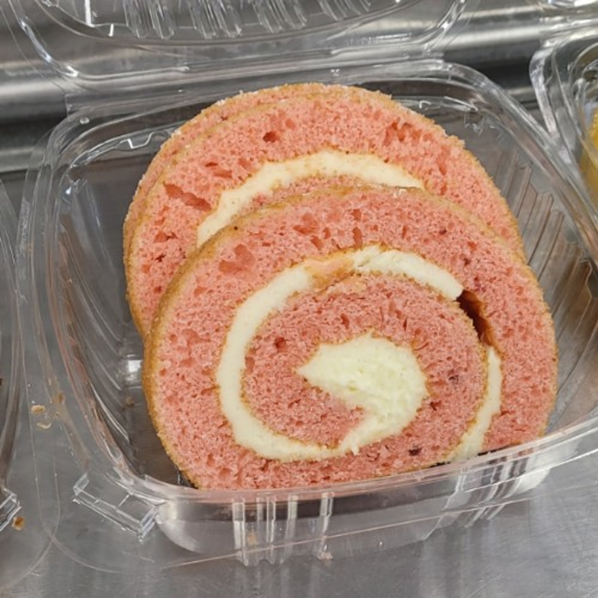 Strawberry Roll (3)