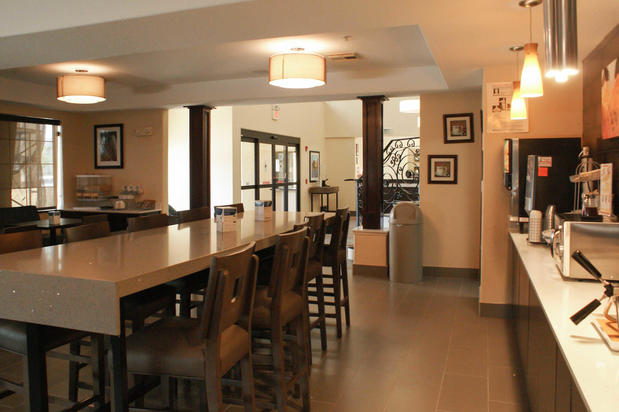 Images Comfort Suites