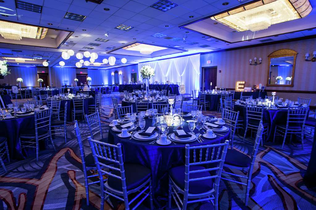 DoubleTree by Hilton Hotel Chicago - Alsip Image