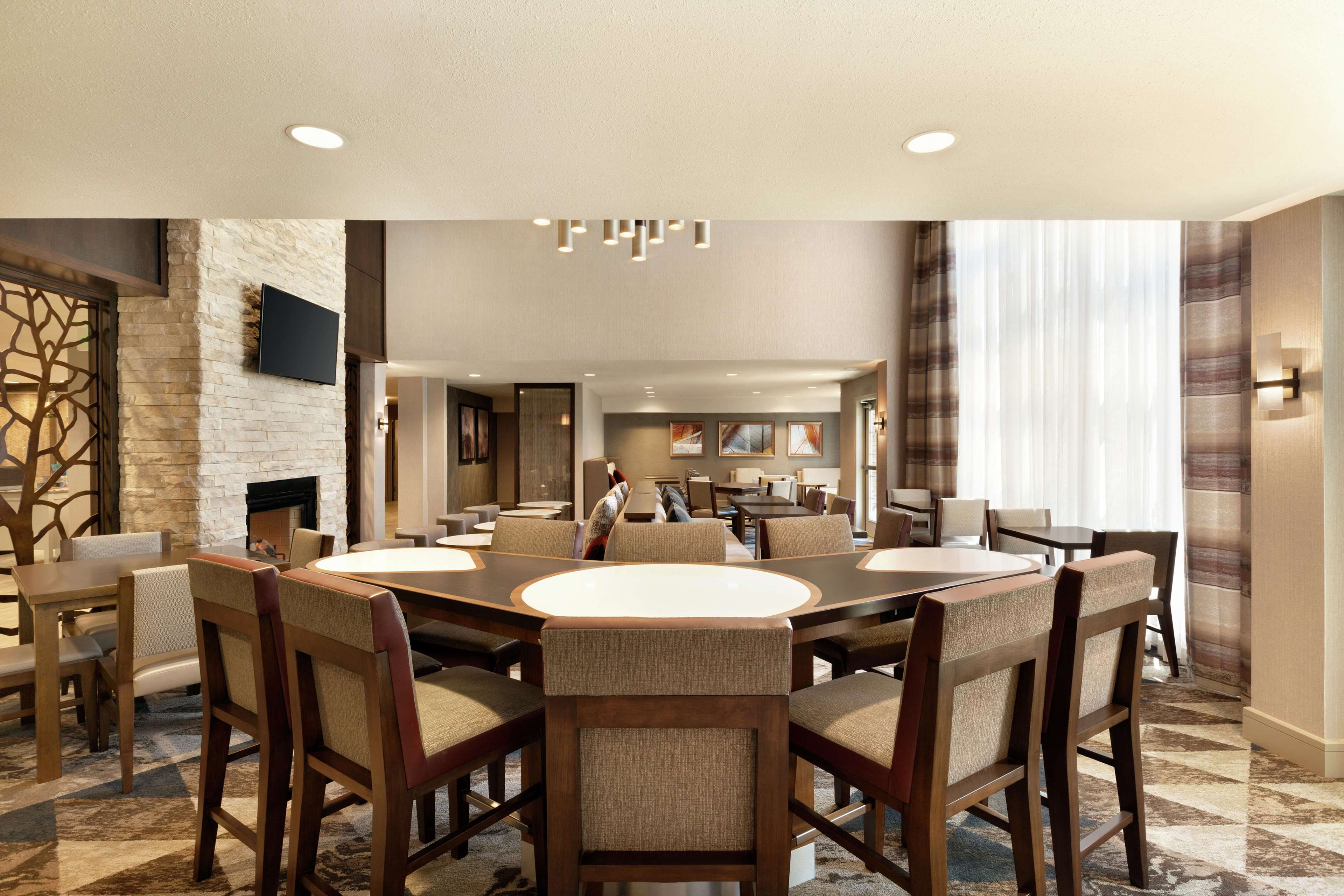 Homewood Suites by Hilton Portland Airport Photo