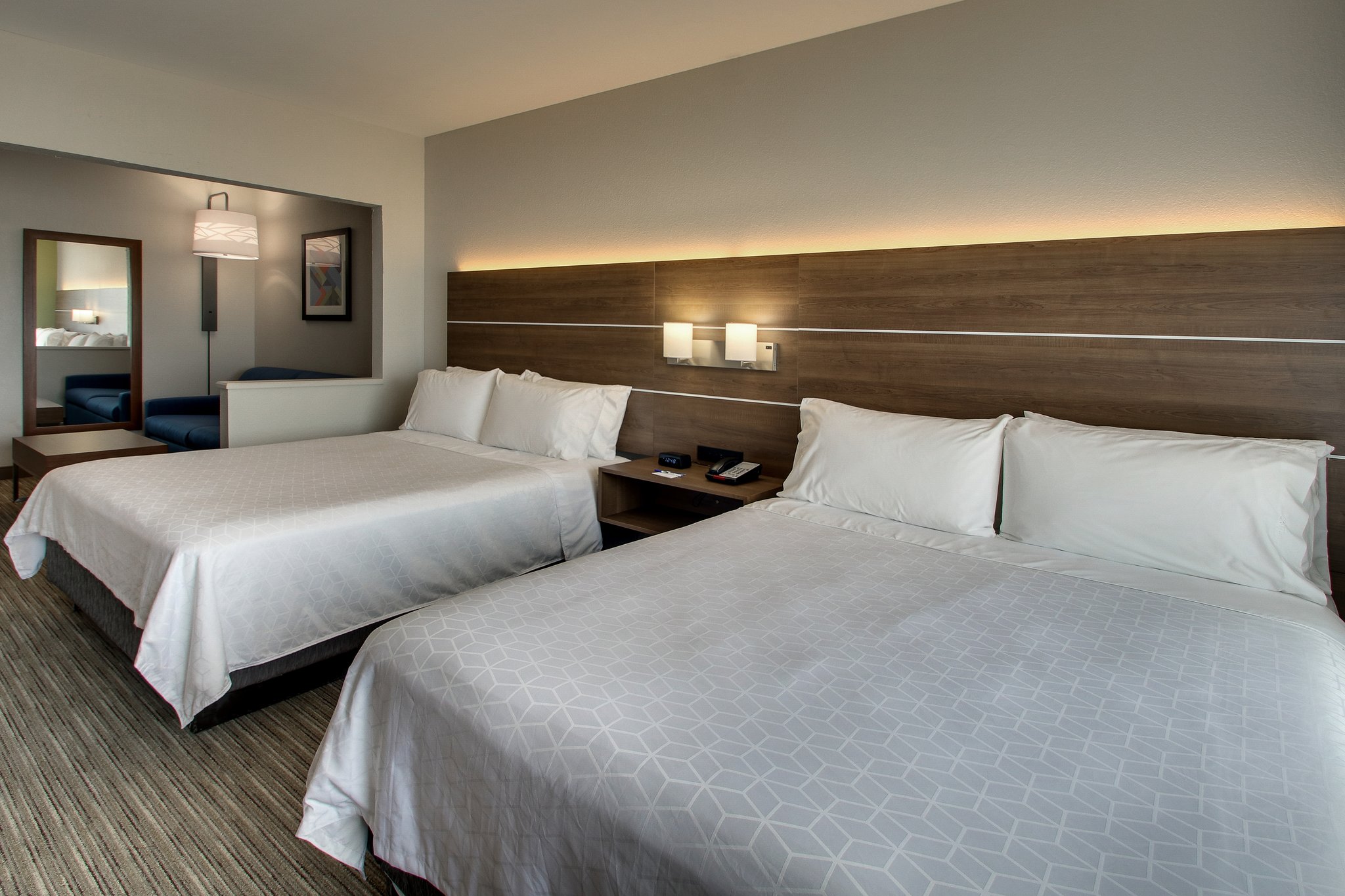 Holiday Inn Express & Suites Chicago North-Waukegan-Gurnee by IHG Image