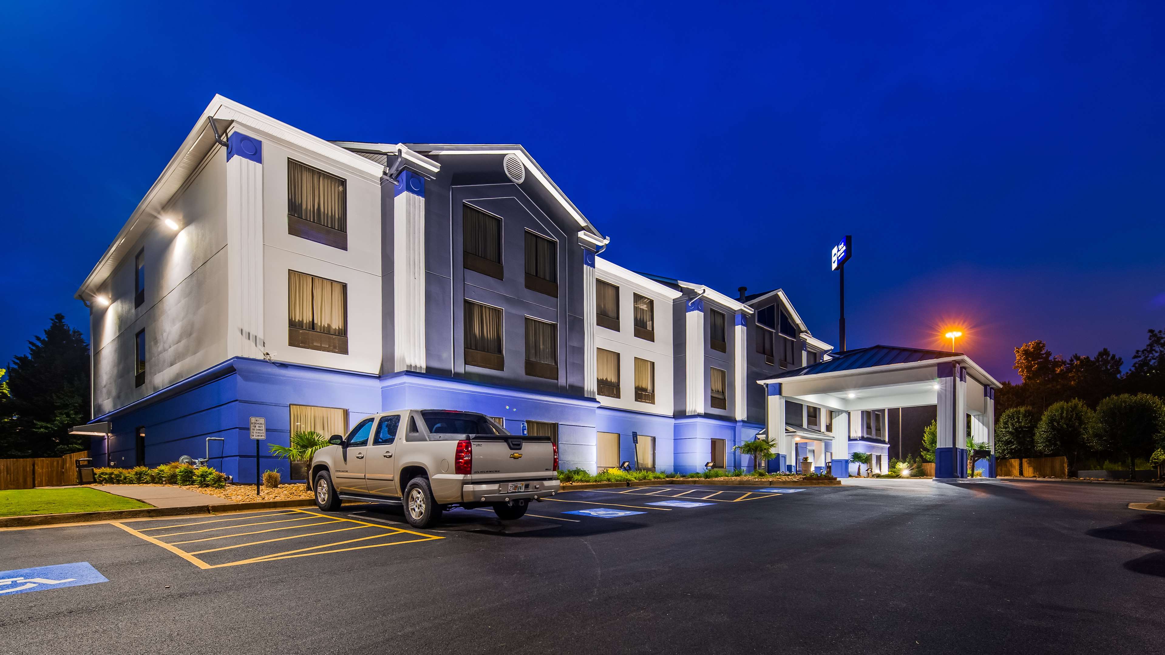 Best Western Plus McDonough Inn & Suites Photo