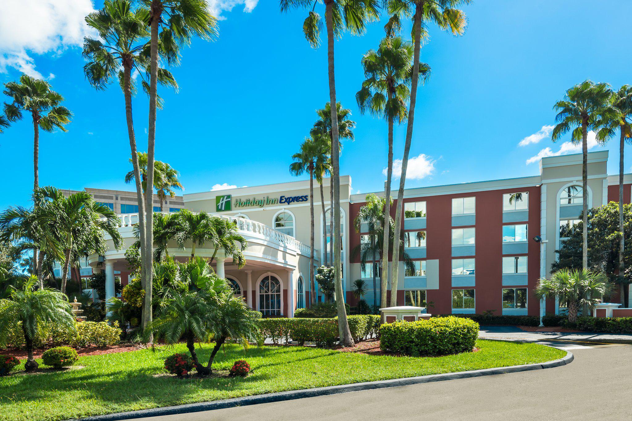 Holiday Inn Express Miami Airport Doral Area Photo