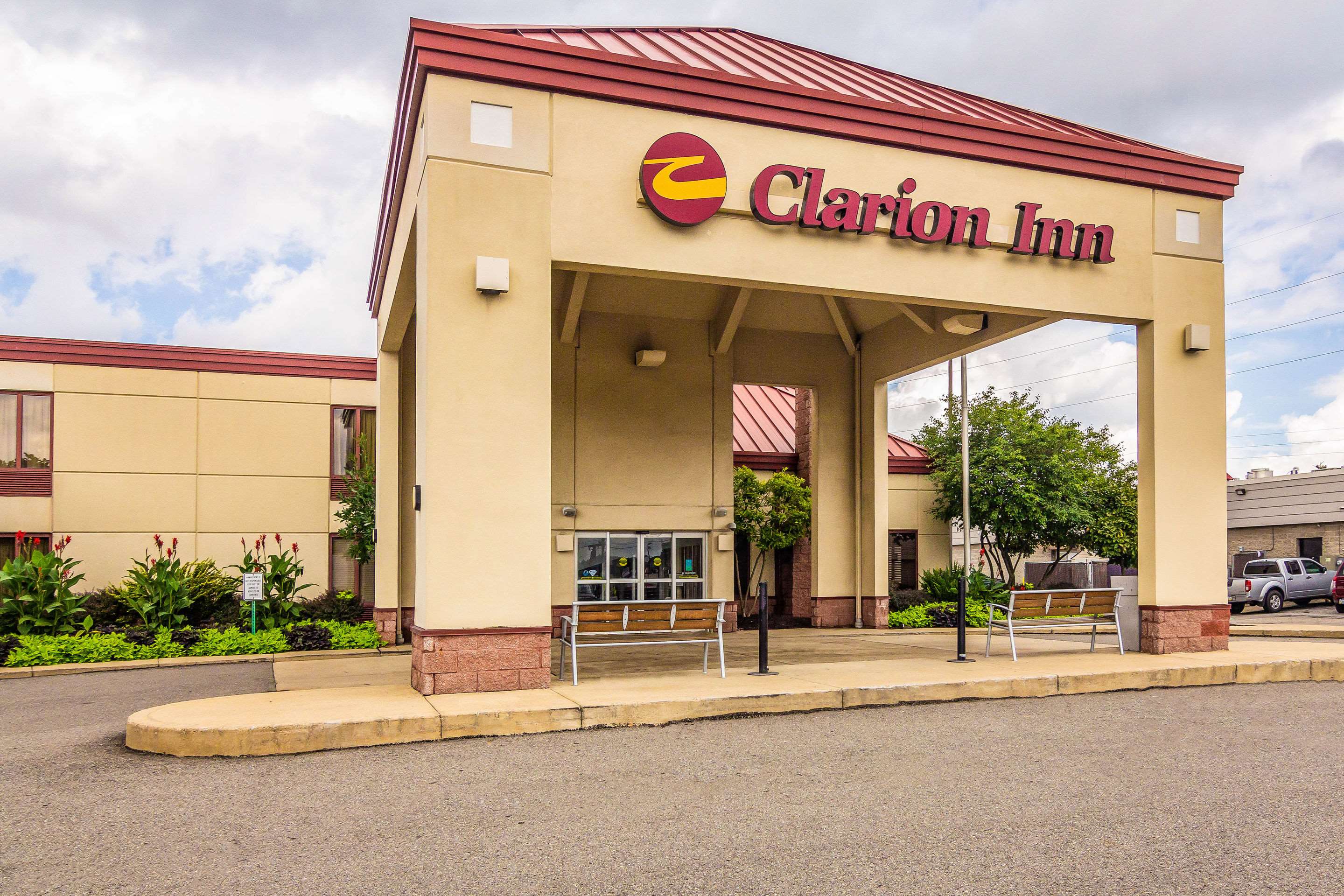 Clarion Inn Photo