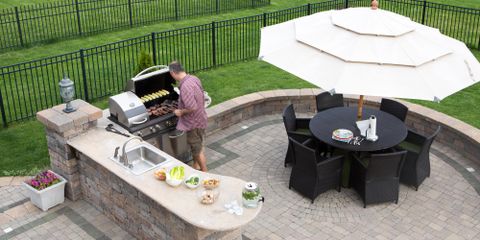 4 Elements That Will Elevate Your Outdoor Kitchen