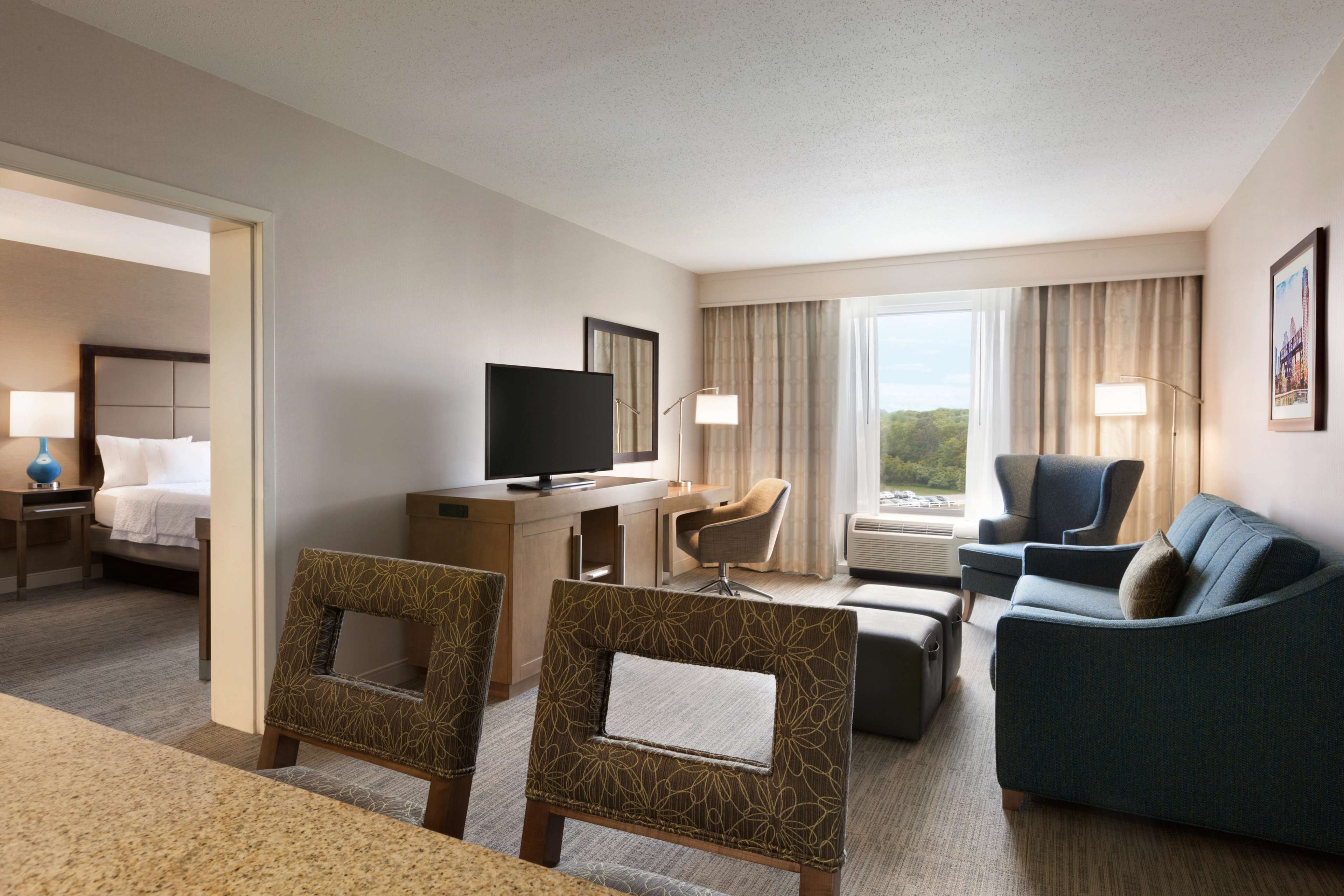 Hampton Inn Long Island - Brookhaven Photo