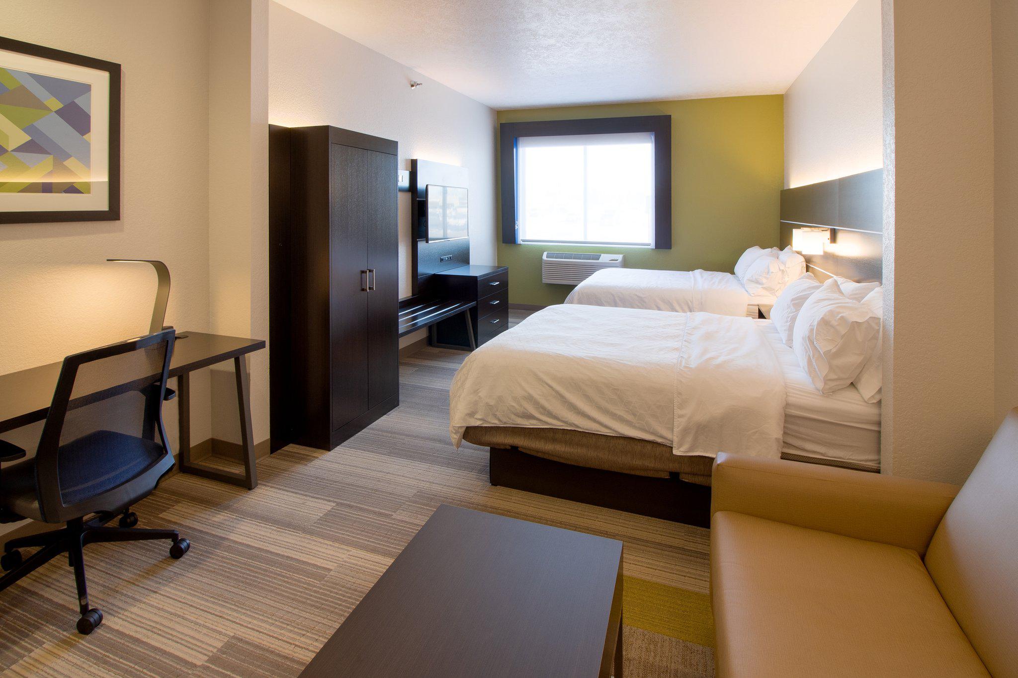 Holiday Inn Express & Suites Le Mars Photo