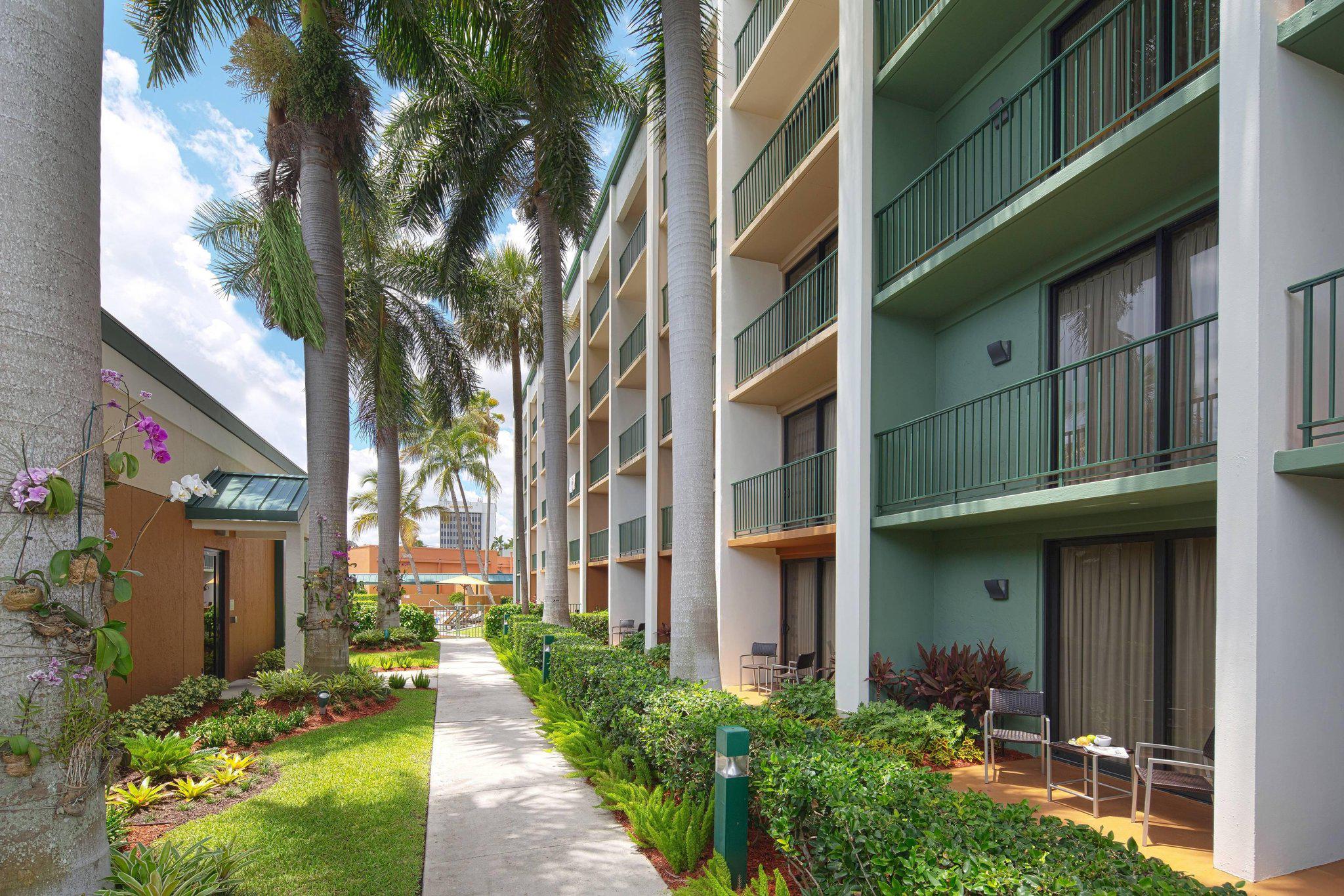 Courtyard by Marriott Fort Lauderdale East/Lauderdale-by-the-Sea Photo