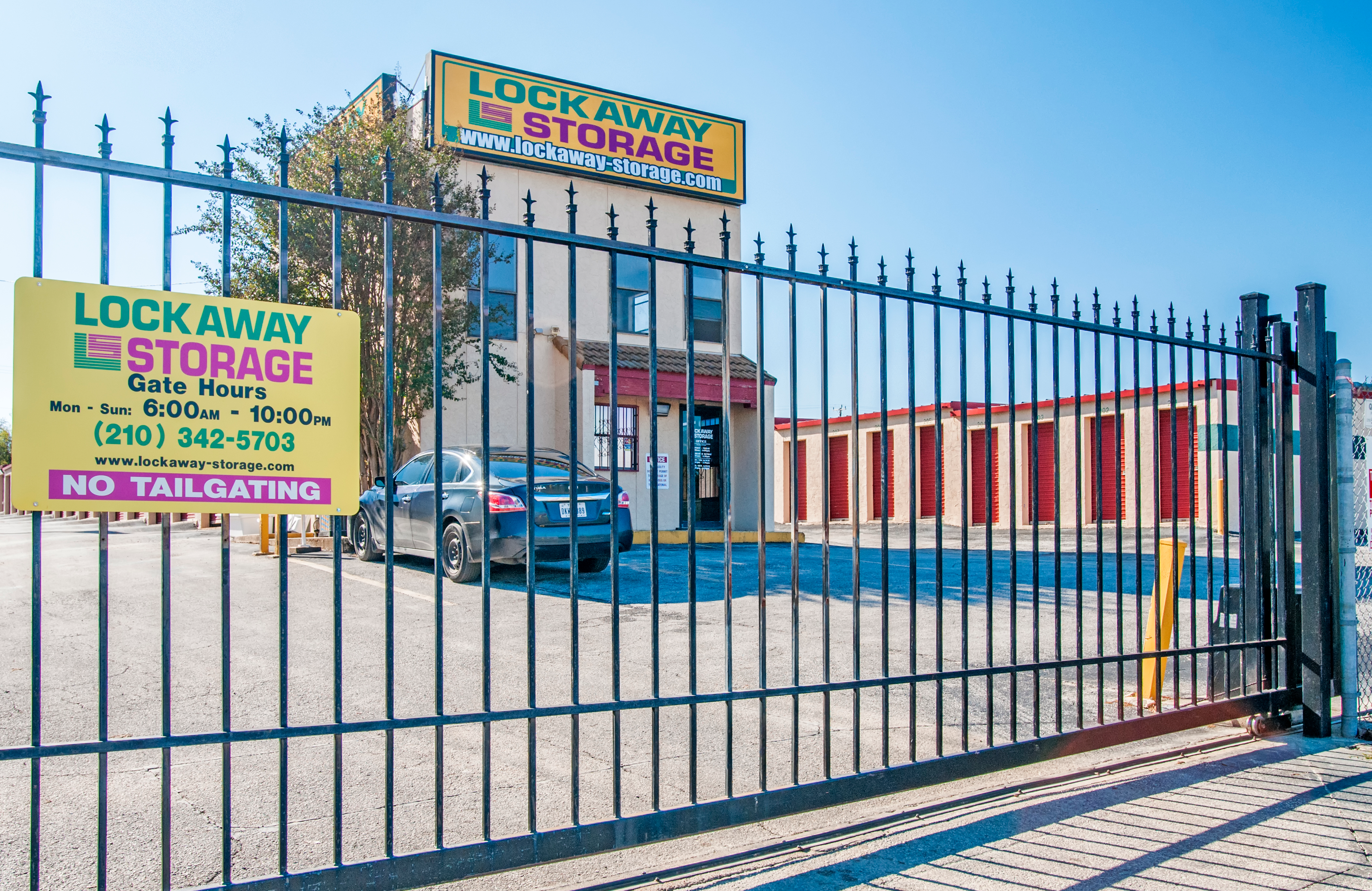 Lockaway Storage - West Ave Photo