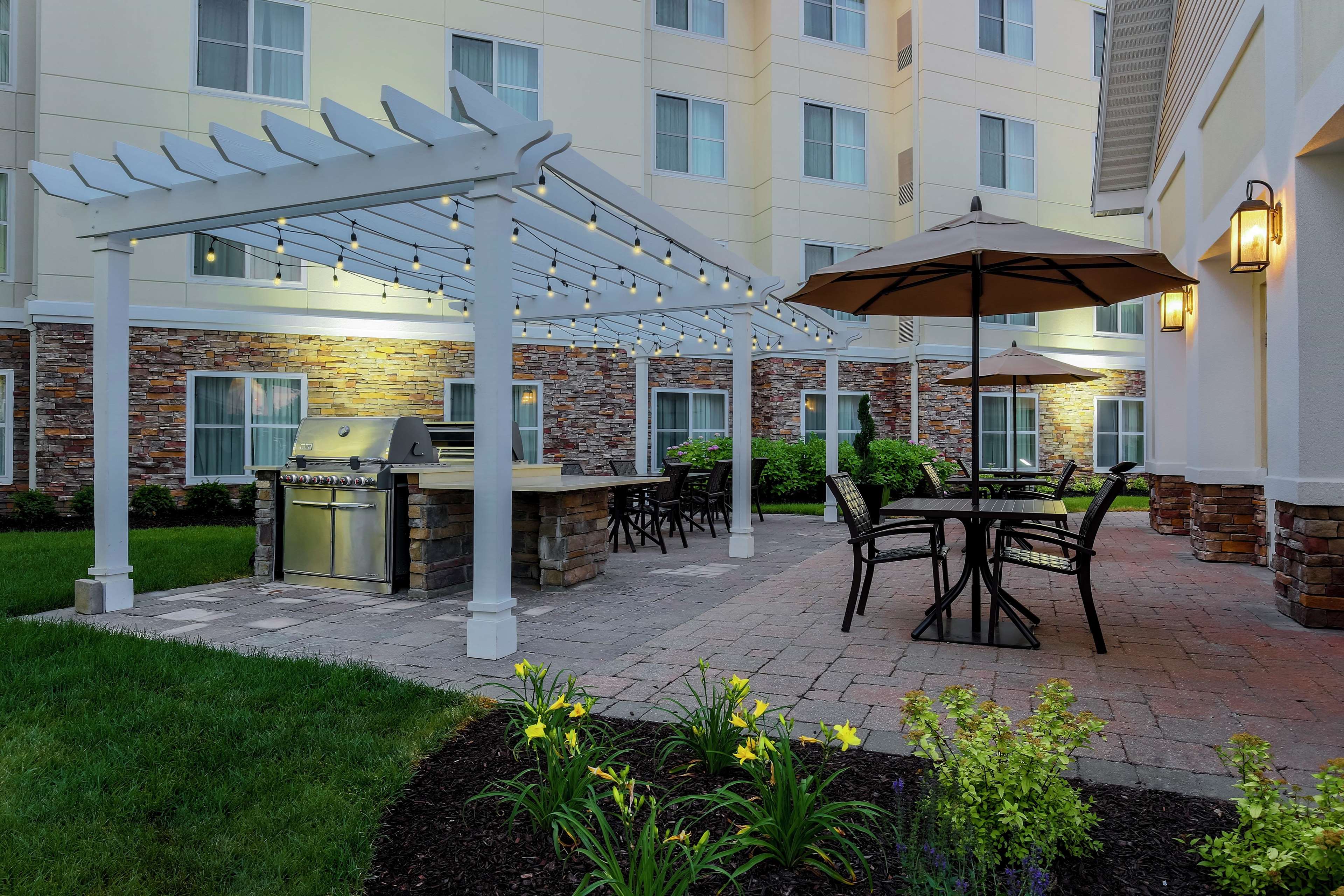 Homewood Suites by Hilton Long Island-Melville Photo