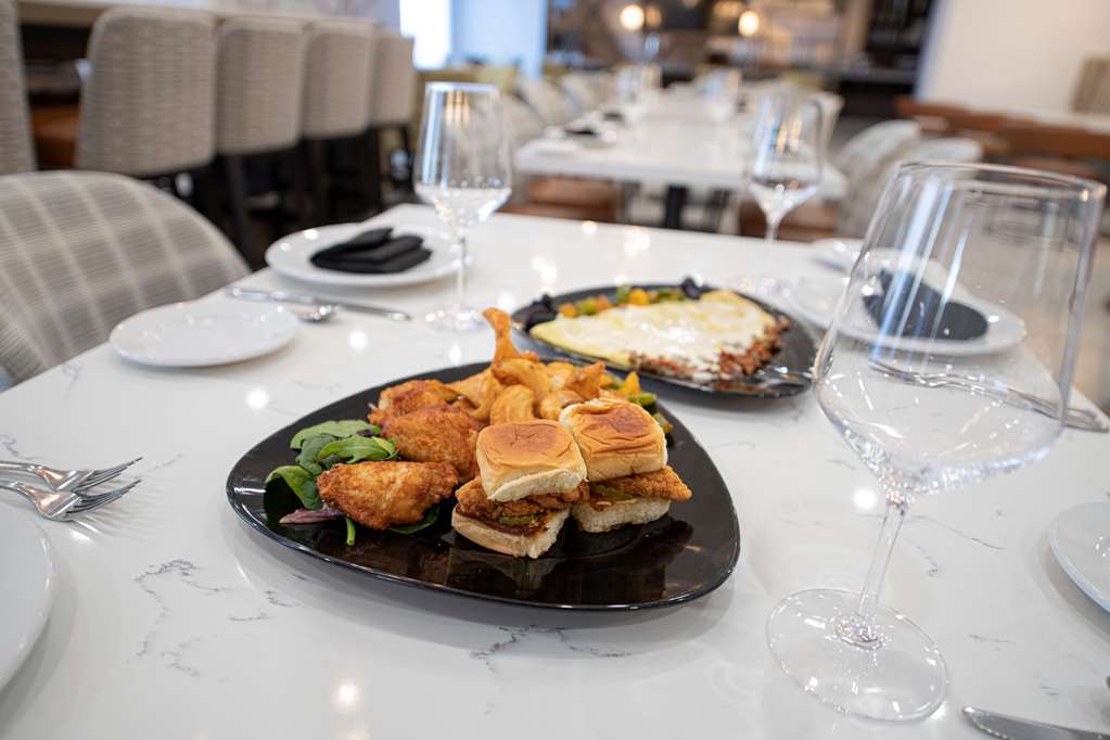 DoubleTree by Hilton Sulphur Lake Charles Image