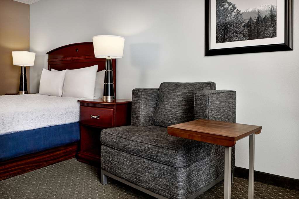 Hampton Inn Longmont Image