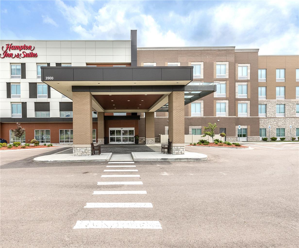 Hampton Inn & Suites Howell Image