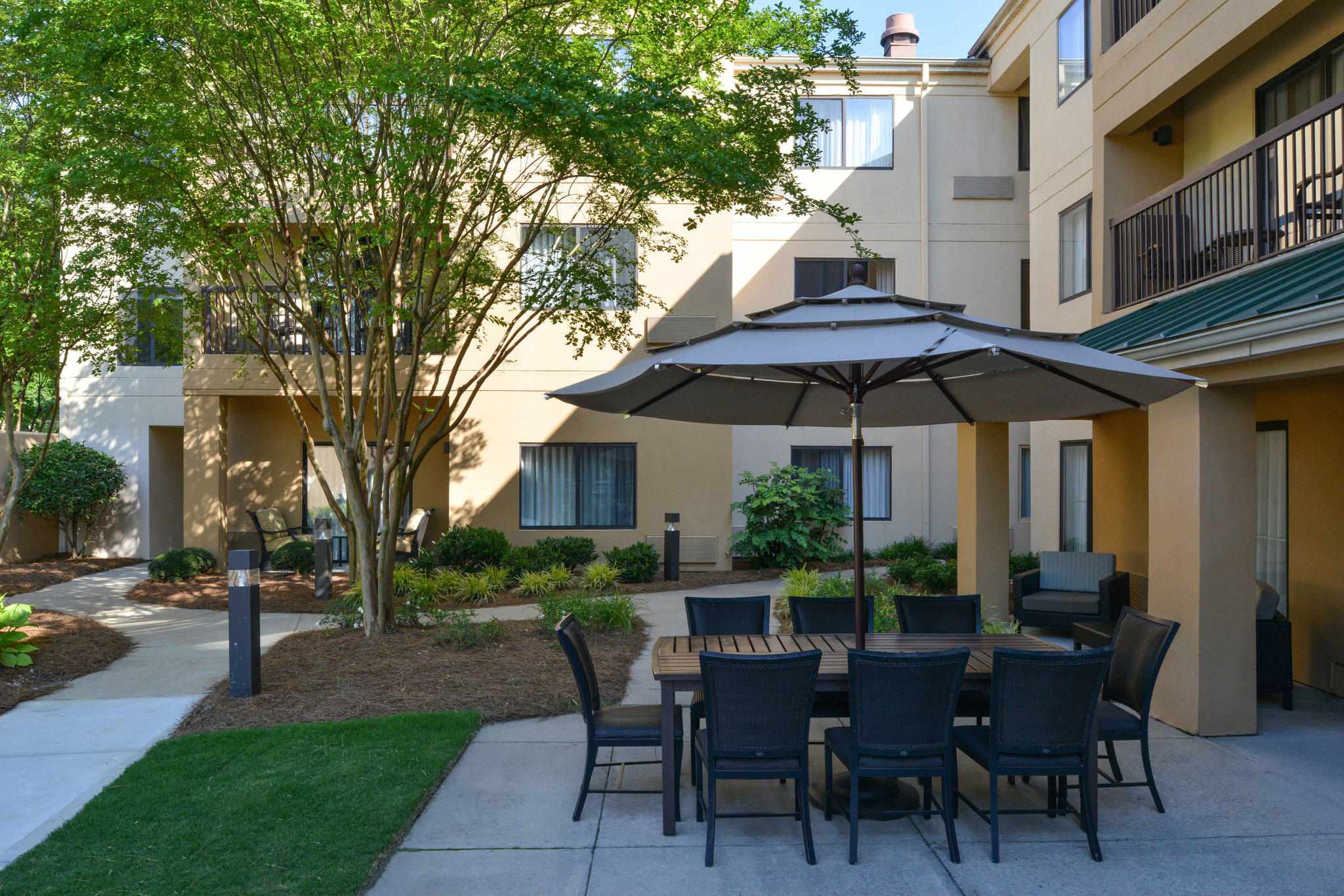 Courtyard by Marriott Charlotte Matthews Photo