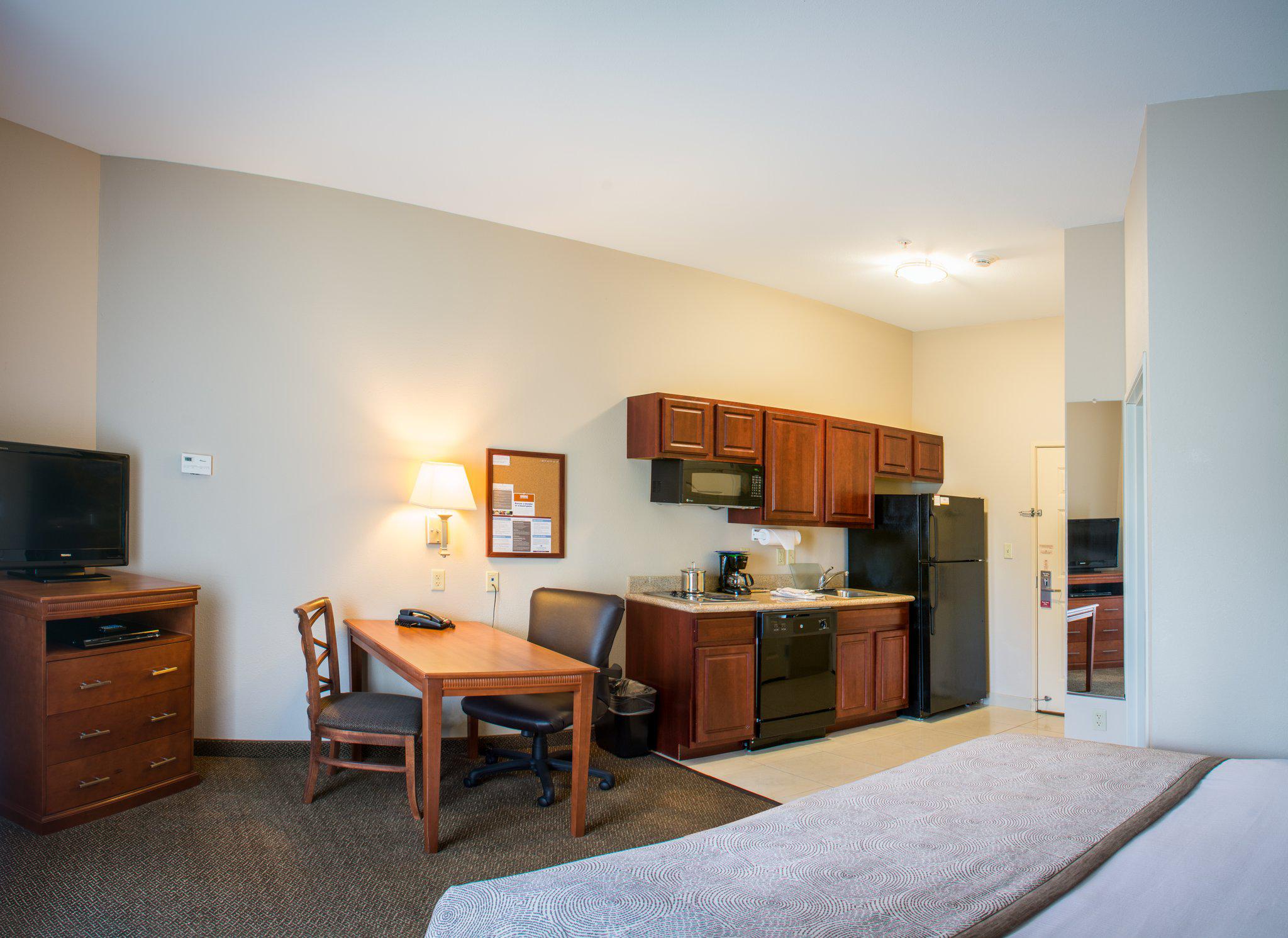 Candlewood Suites South Bend Airport Photo