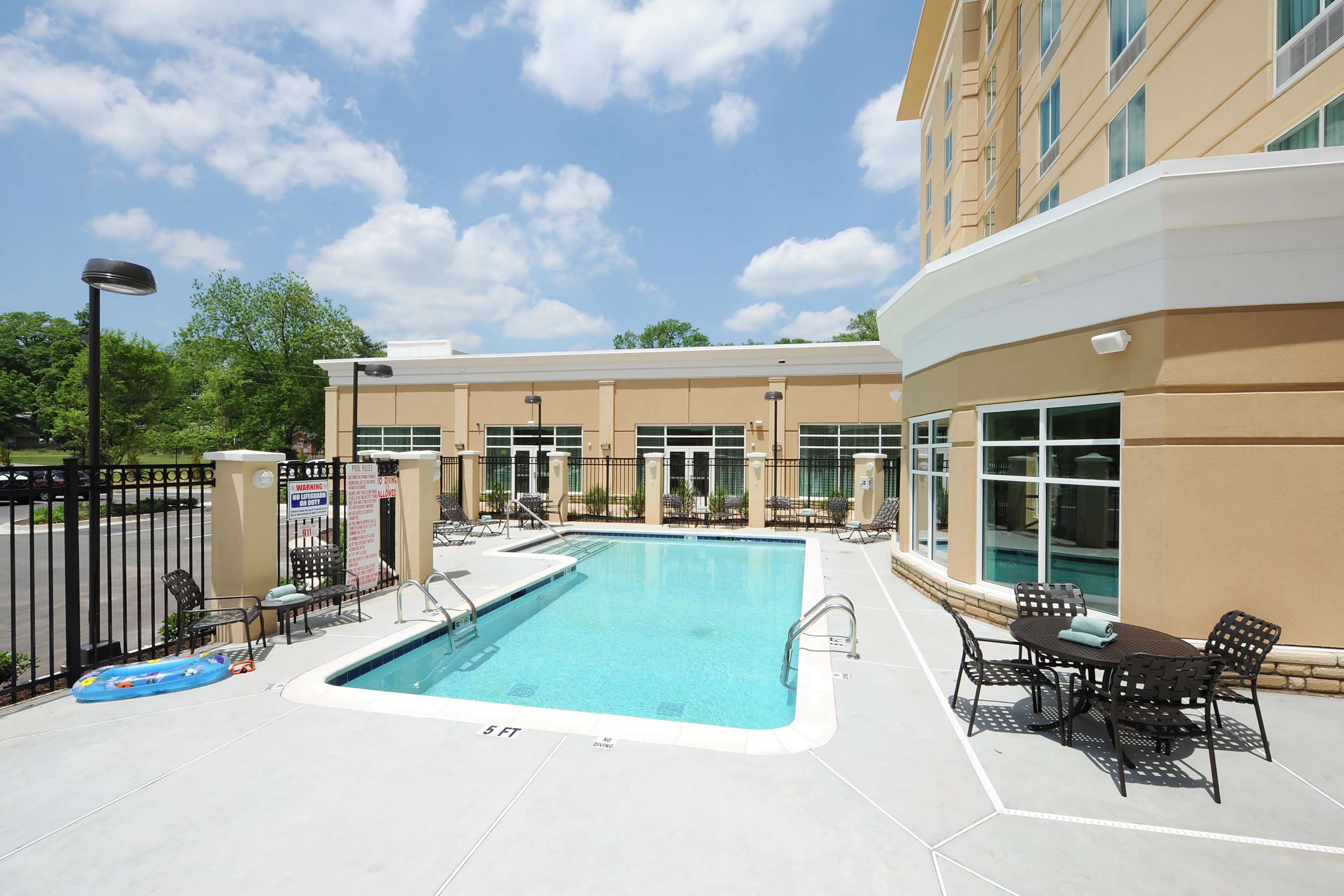 Hilton Garden Inn Atlanta Airport North Photo