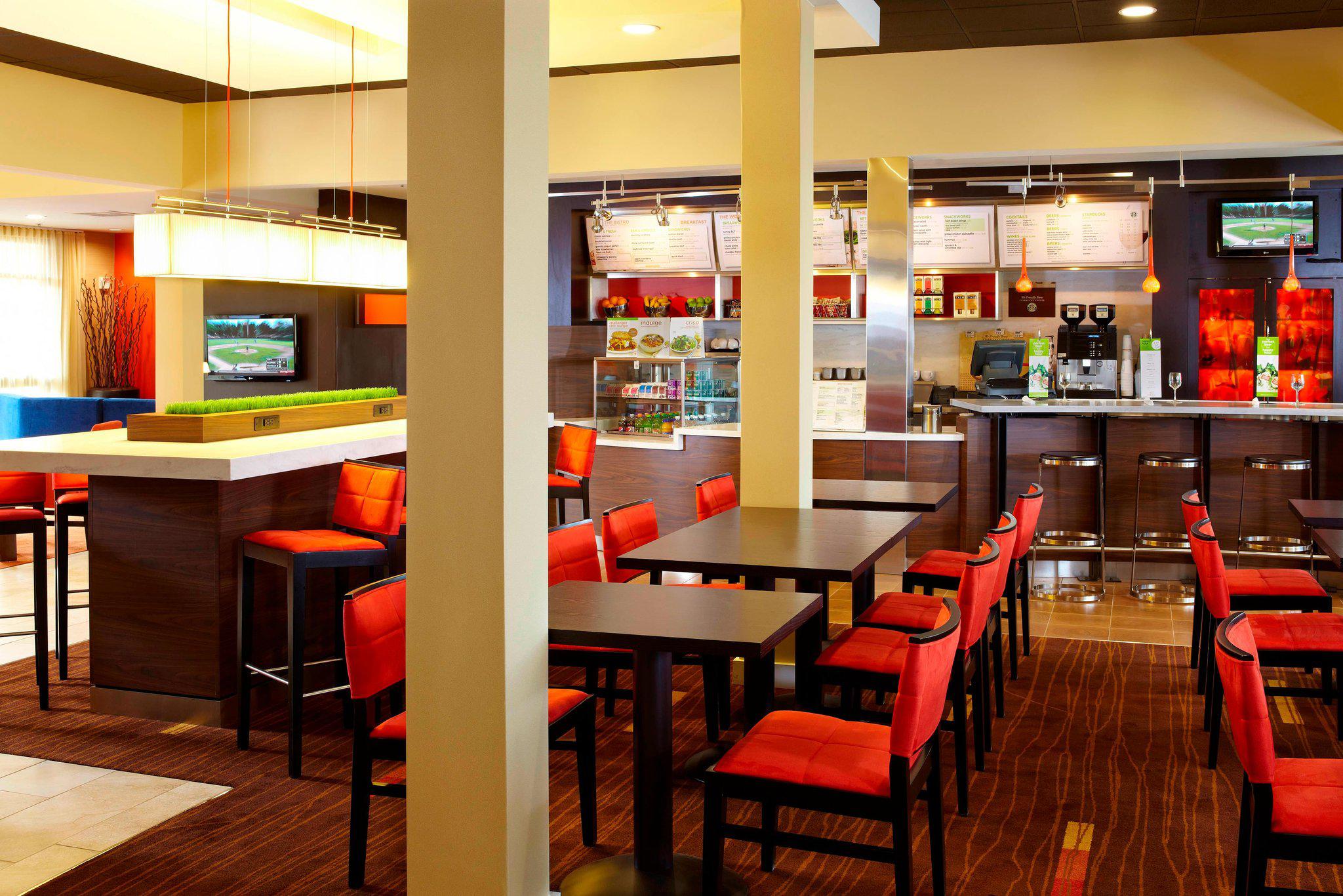 Courtyard by Marriott Bettendorf Quad Cities Photo