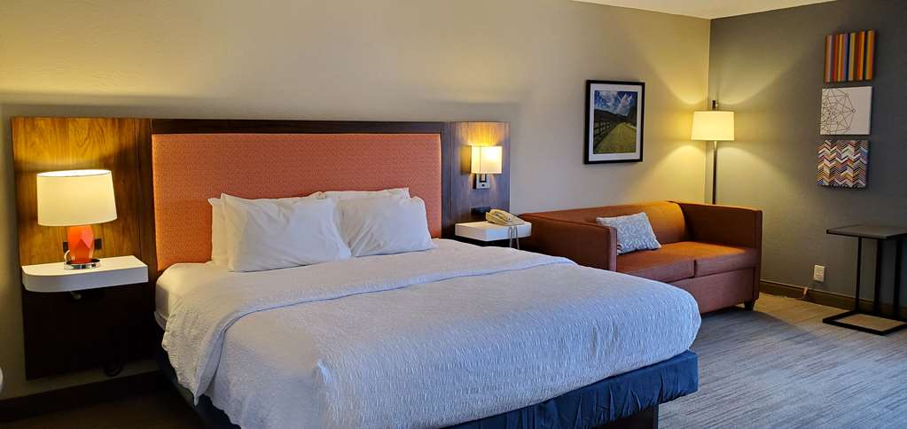 Hampton Inn Hillsville Image