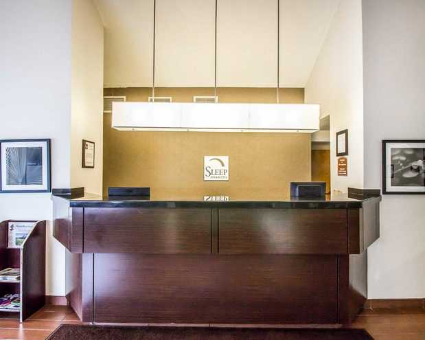 Images Sleep Inn & Suites Airport