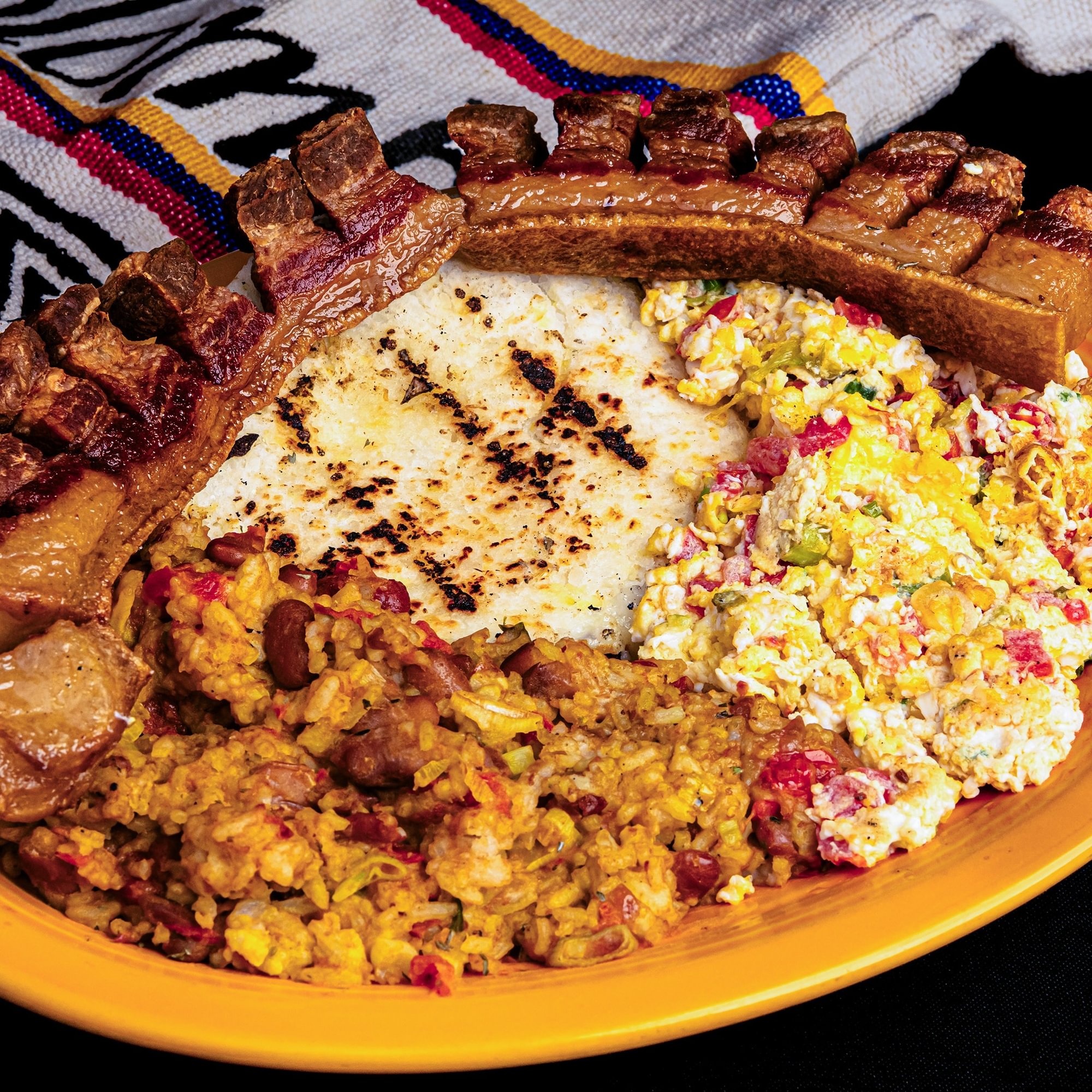 Calentado, Huevos, Chicharron Y Arepa