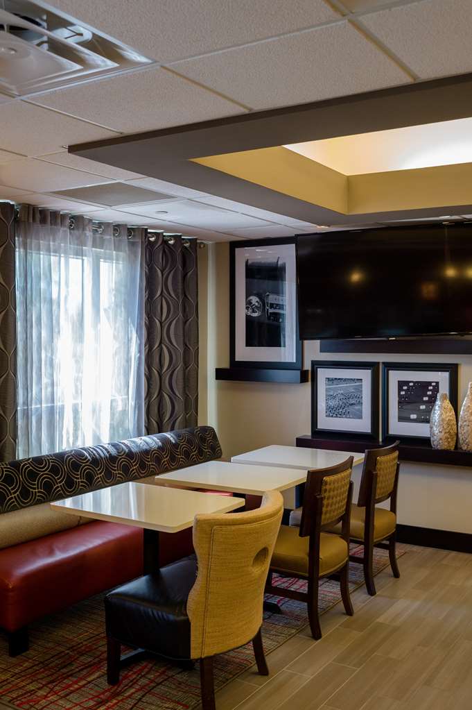 Hampton Inn Oxford-West Image