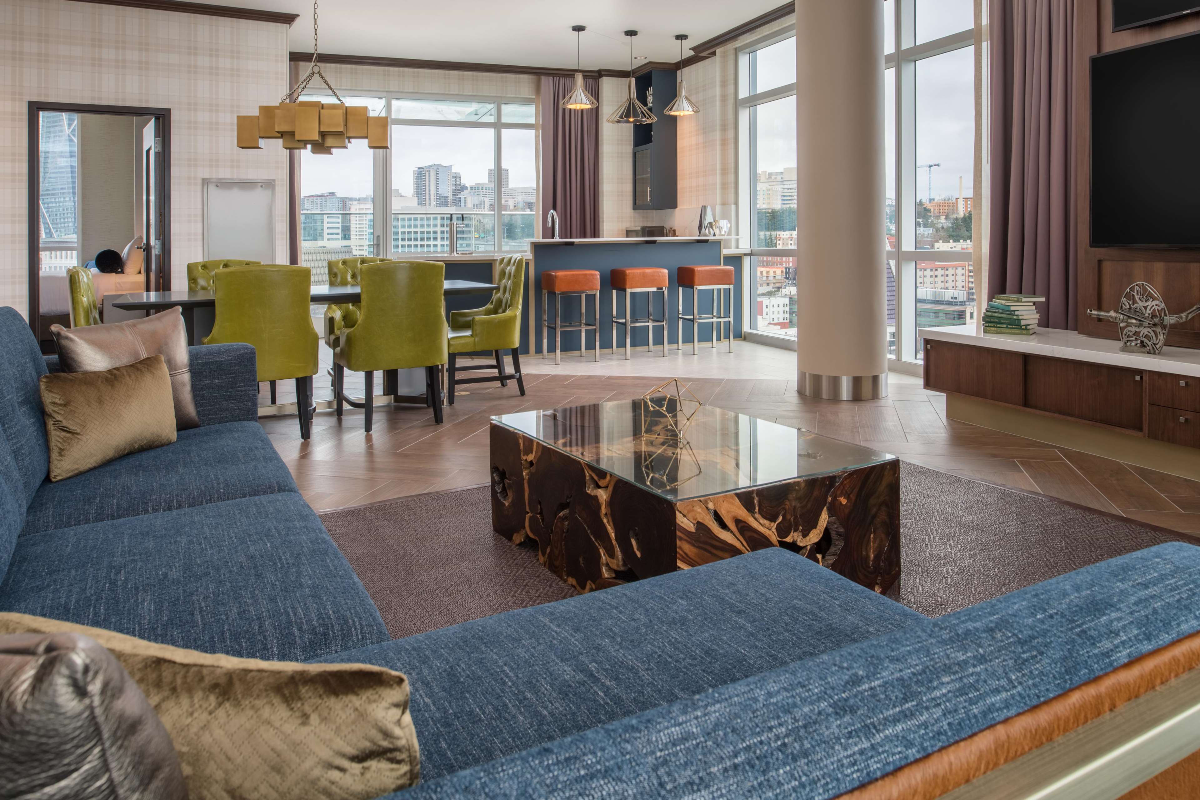 Embassy Suites by Hilton Seattle Downtown Pioneer Square Photo