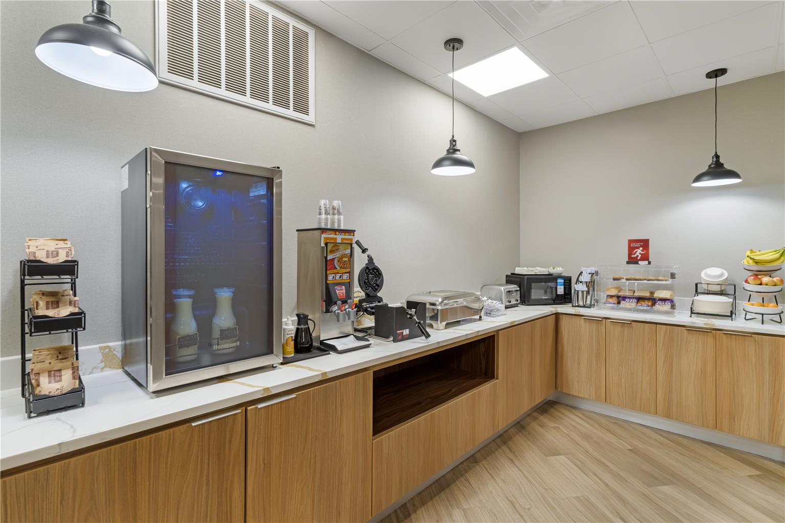 Best Western Plus Pearland/Houston Medical Center Hotel Image