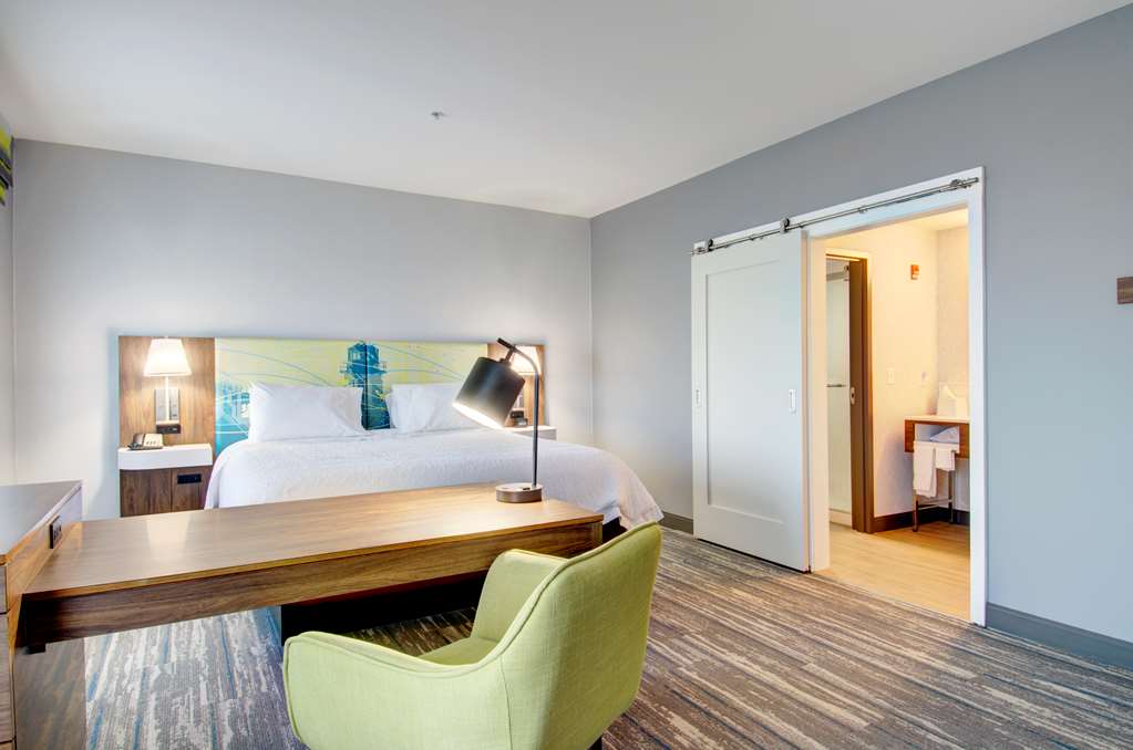 Hampton Inn & Suites Portland West Image