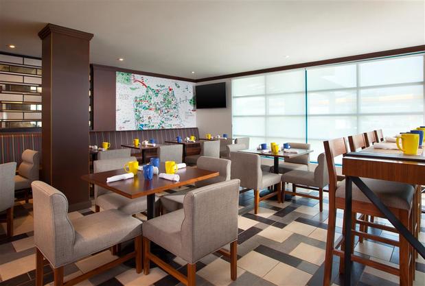 Images Four Points by Sheraton Hotel & Suites San Francisco Airport