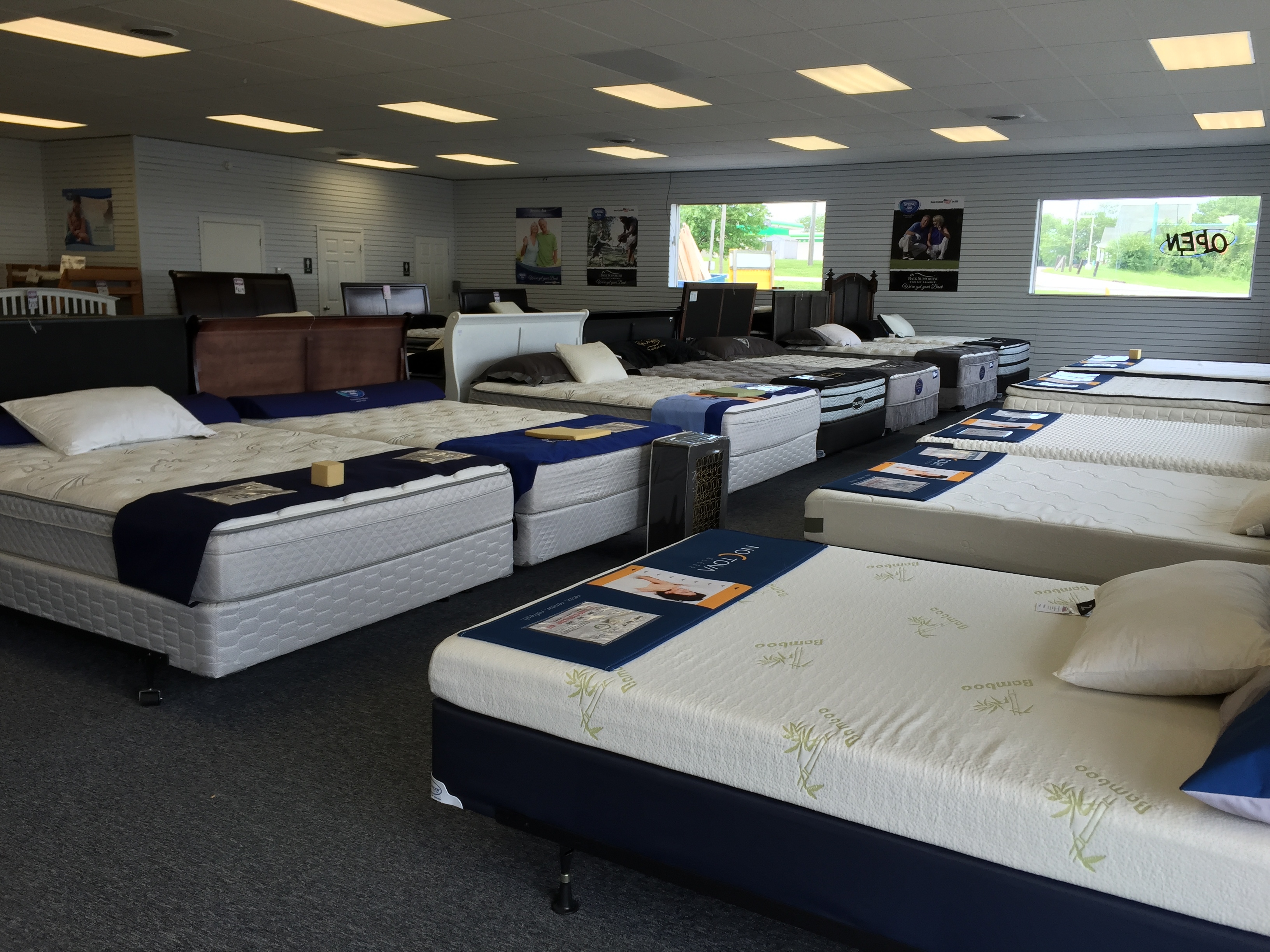 stores that sell mattresses and flooring