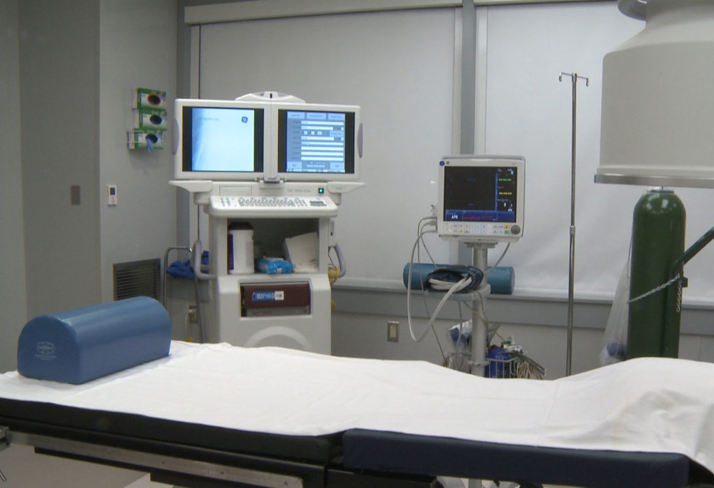 A surgery room at Azura Vascular Care River City