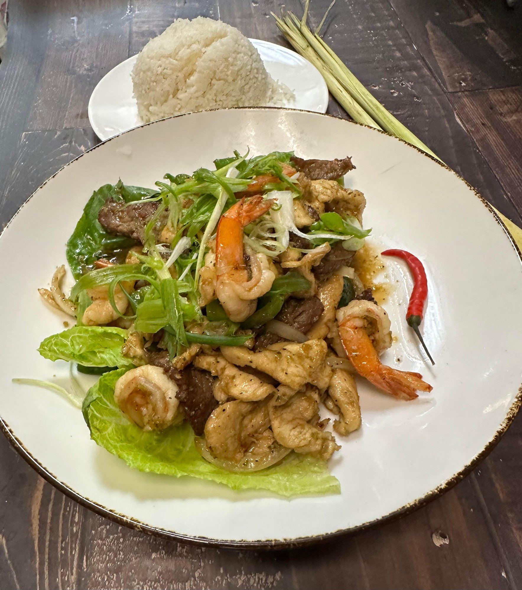 Lemongrass Stir-Fry (Sa Ot)