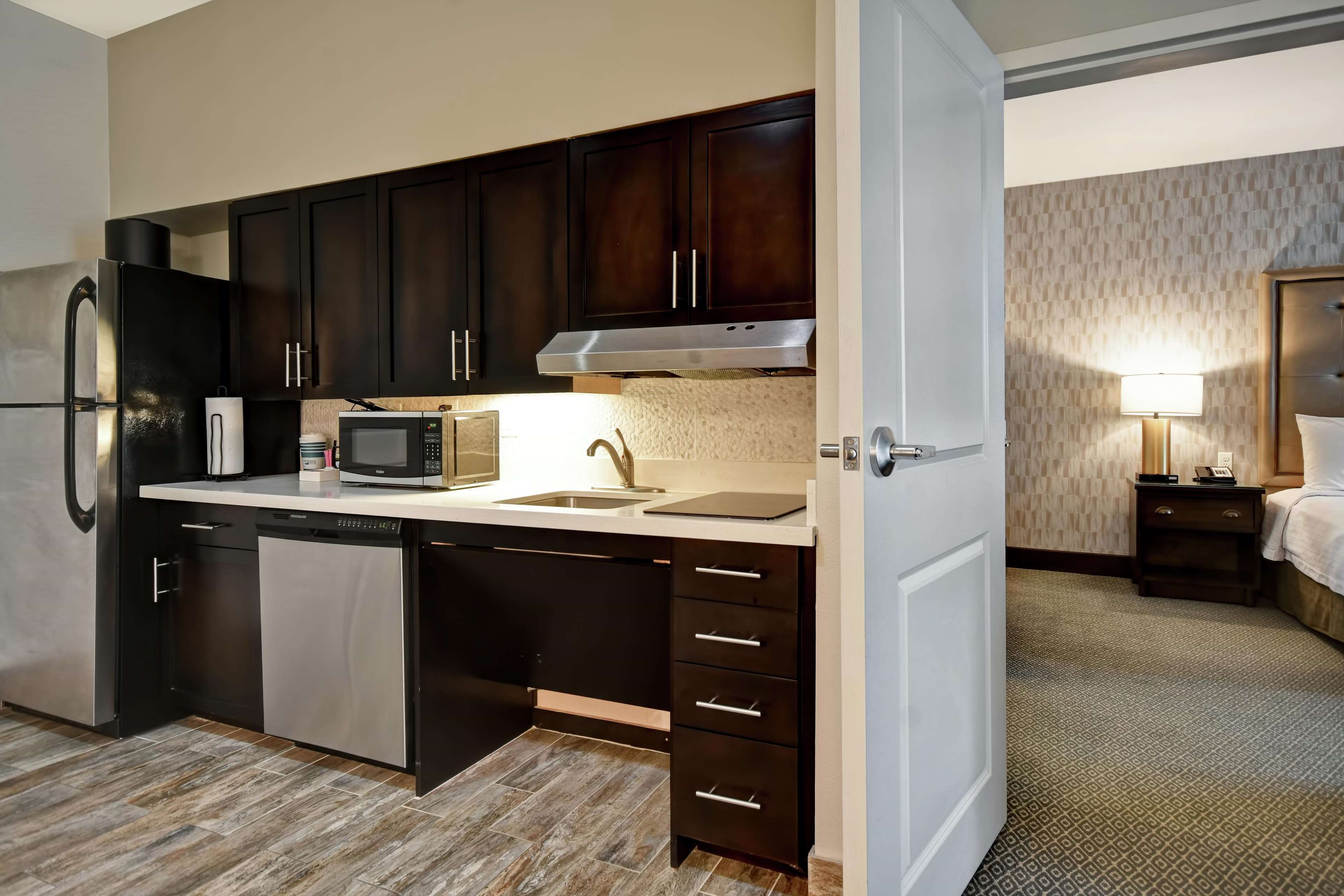 Homewood Suites by Hilton Dallas/Arlington South Photo