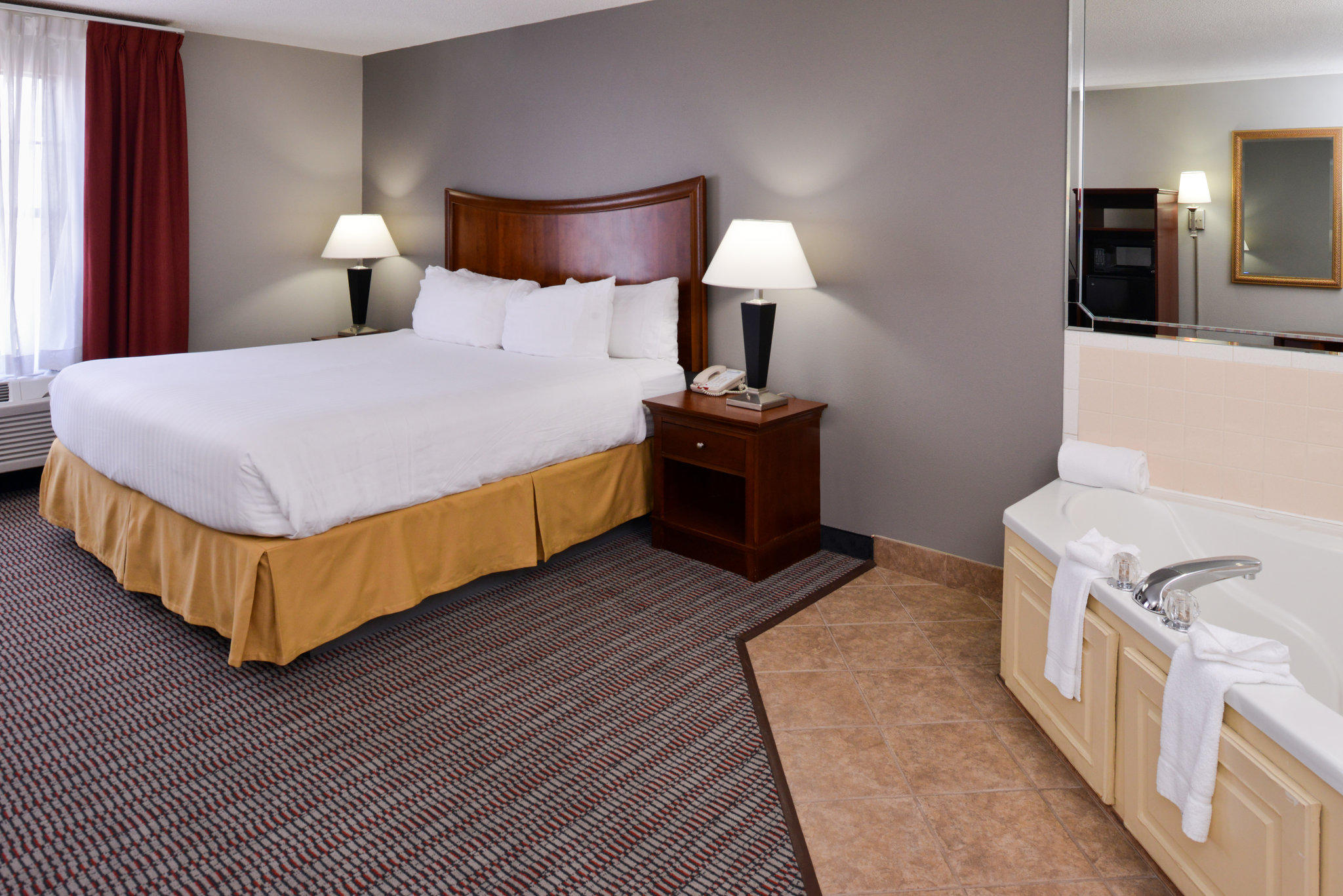 Holiday Inn Express & Suites North Little Rock Photo