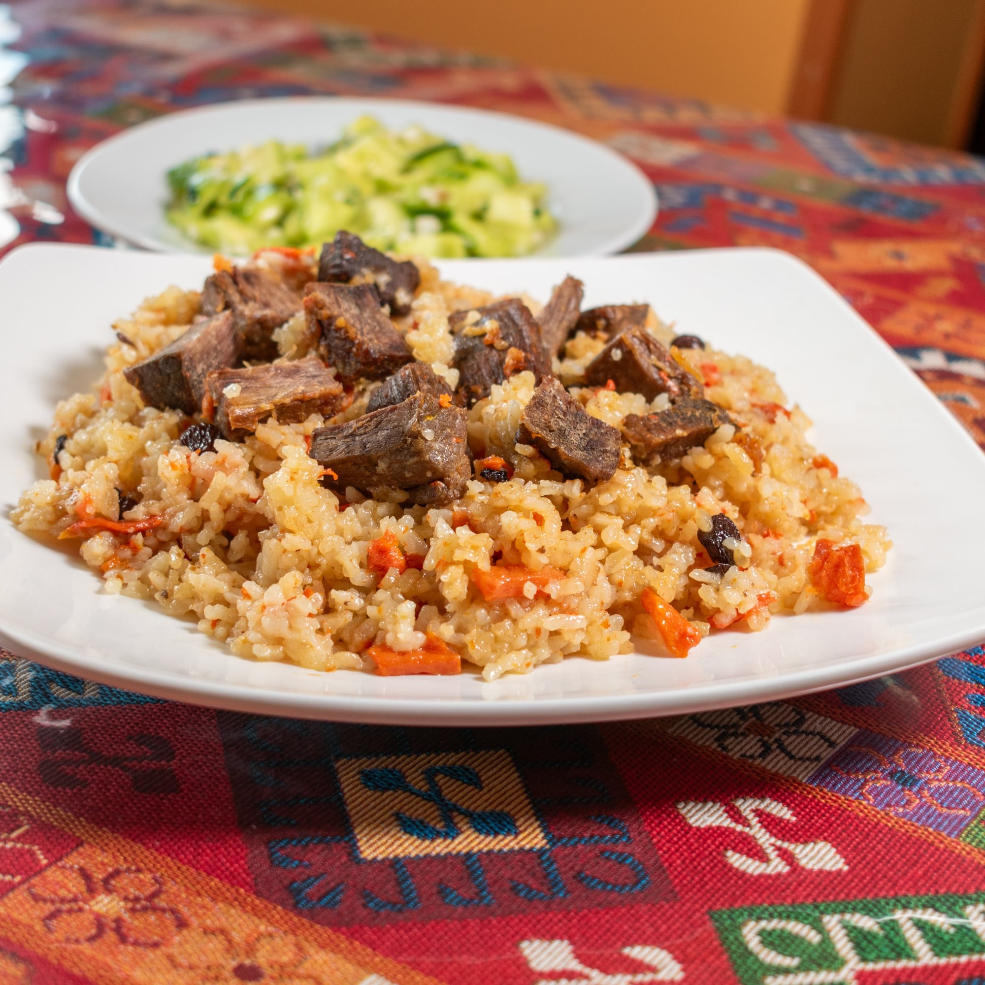 M9.	羊腿抓饭 Uyghur Polo (Lamb Leg)