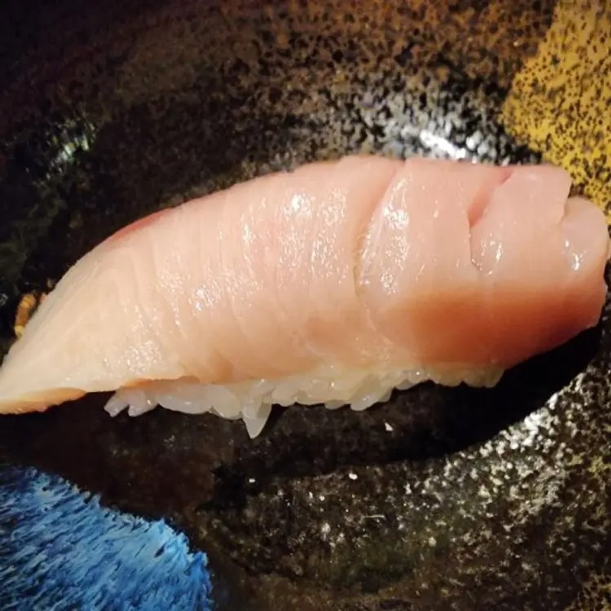 Hamachi a la Carte