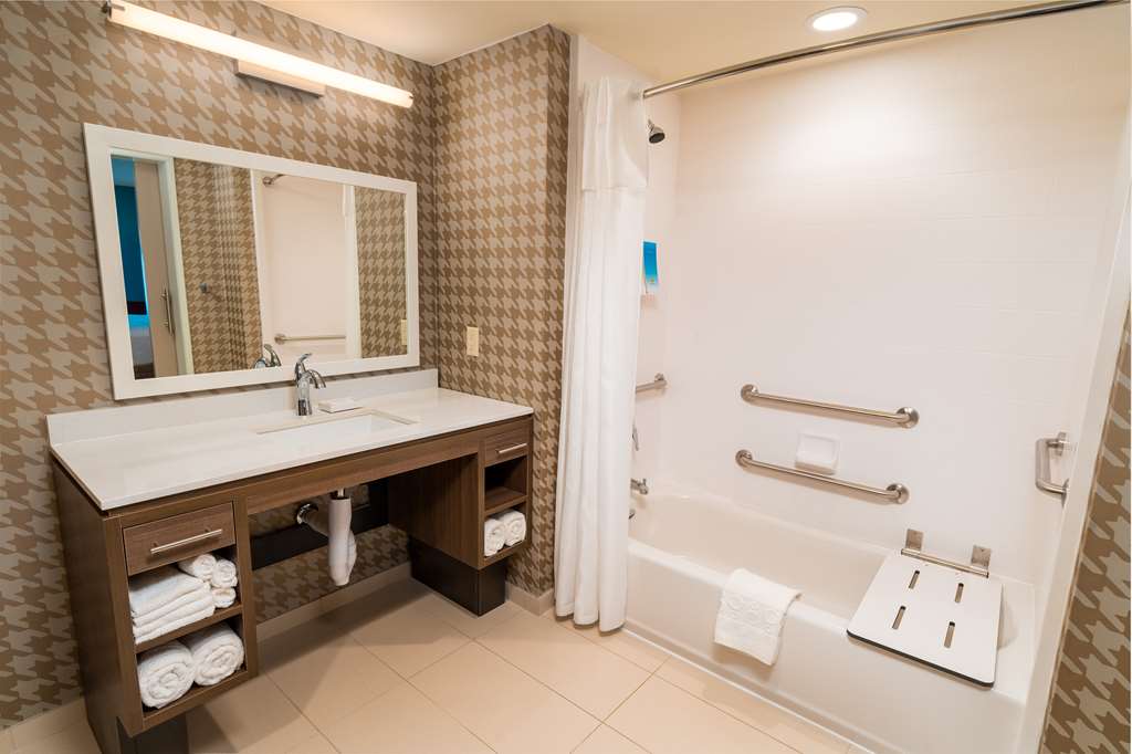 Home2 Suites by Hilton Bakersfield Image