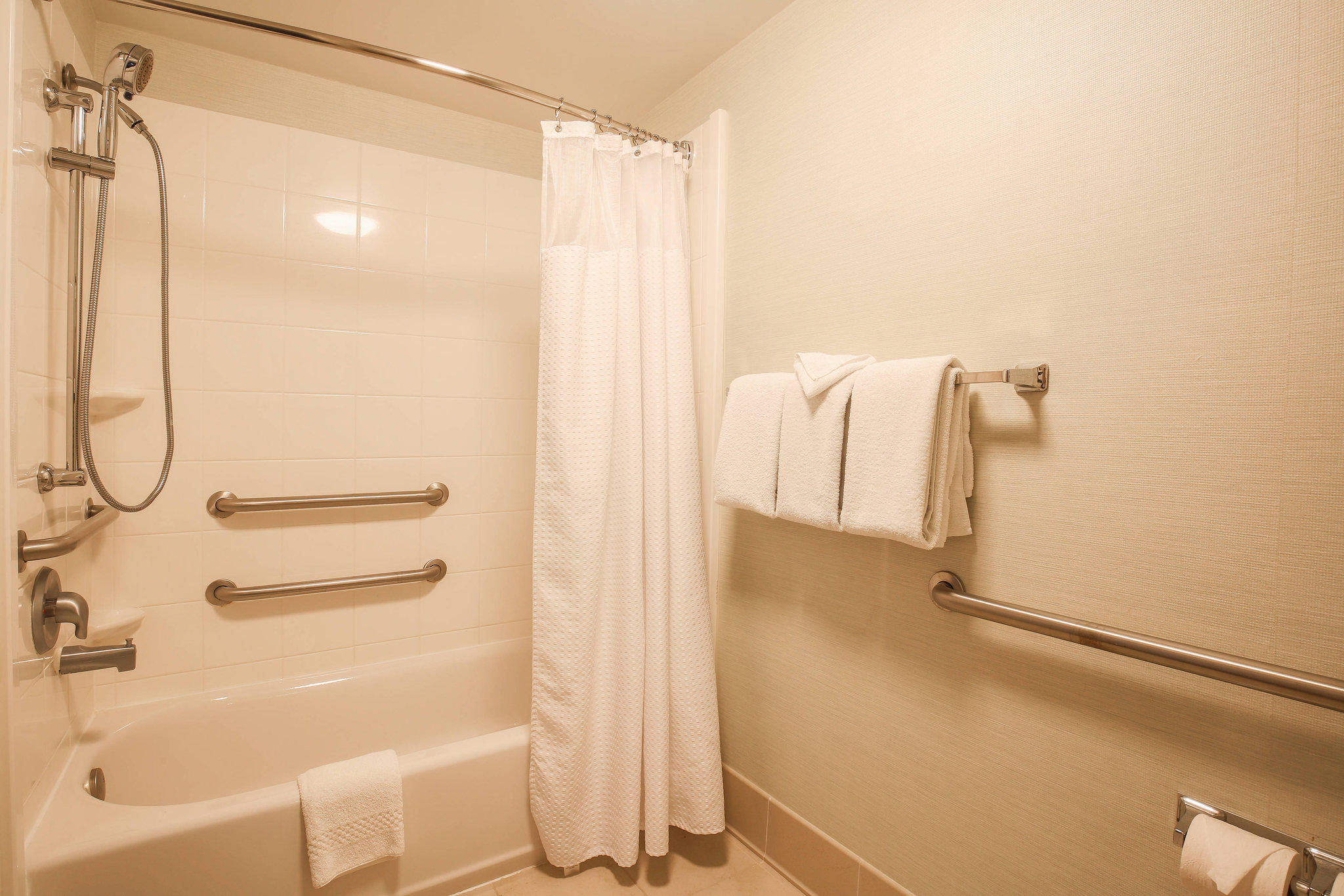 Courtyard by Marriott Flint Grand Blanc Photo