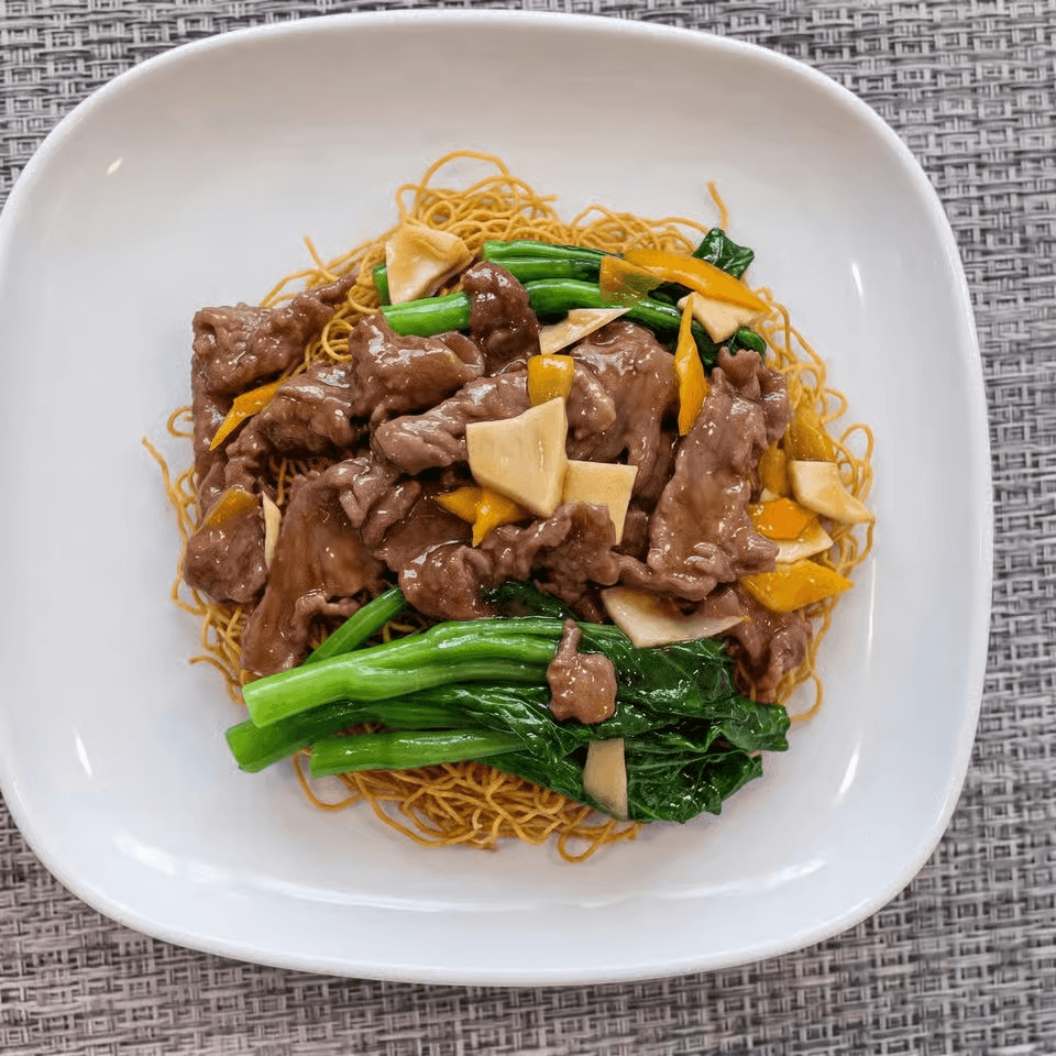 Beef Chow Mein with Tender Green / 時菜牛肉炒麵