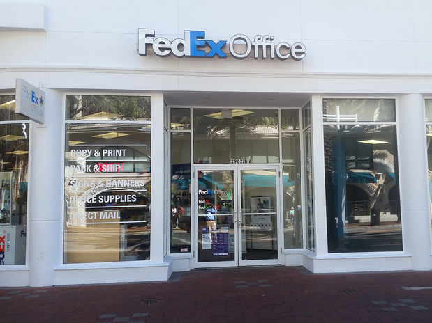 Images FedEx Office Print & Ship Center