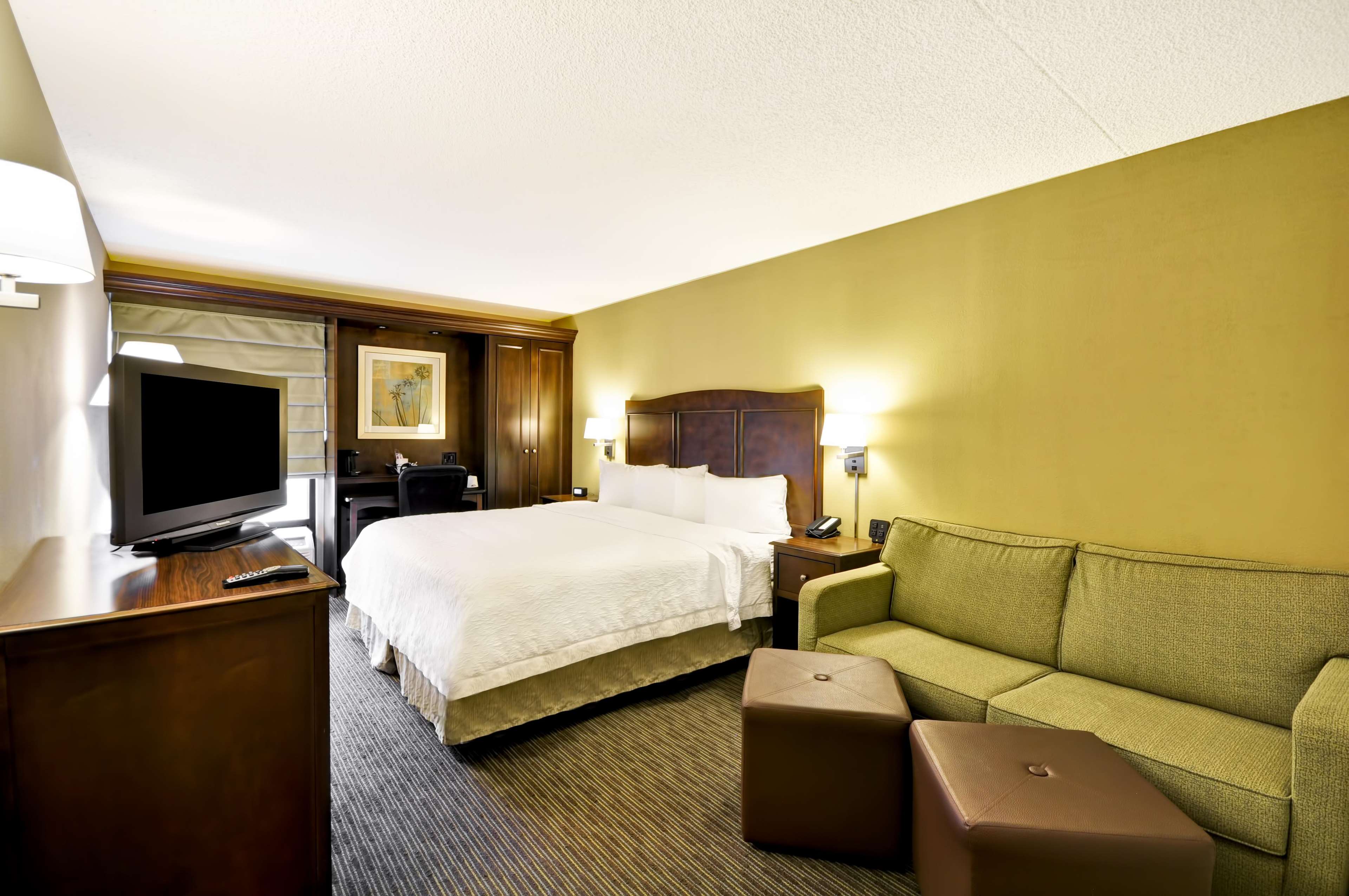 Hampton Inn Kansas City-Airport Photo