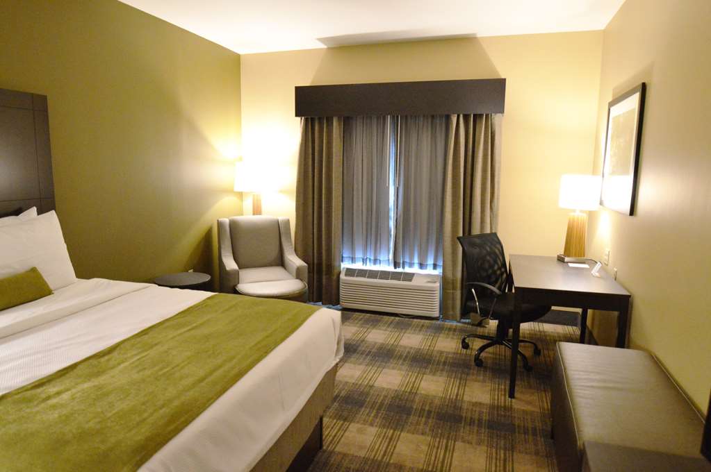 Best Western Plus New Orleans Airport Hotel Image